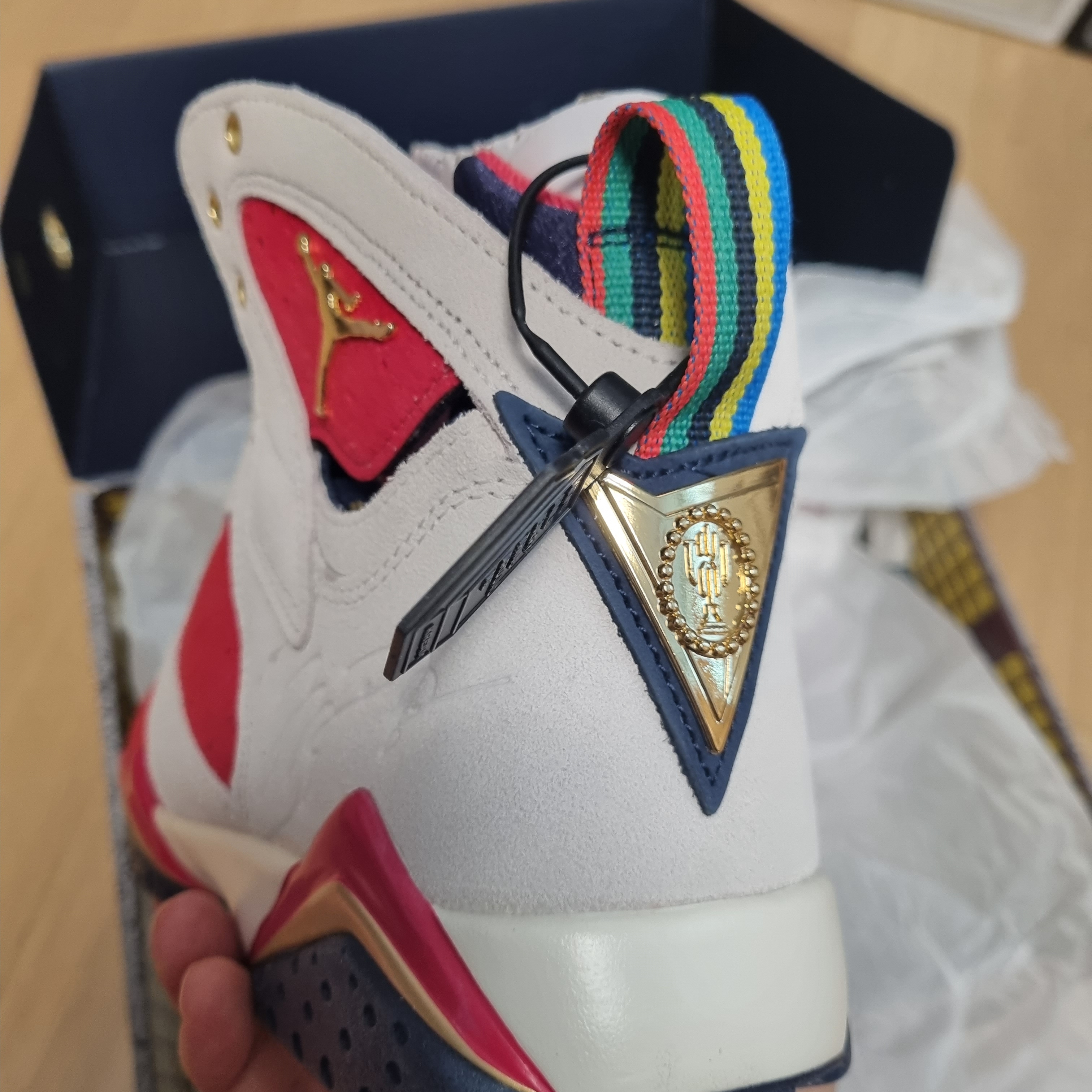 Jordan 7 x Trophy Room Retro SP True Red and Obsidian 착용 스타일