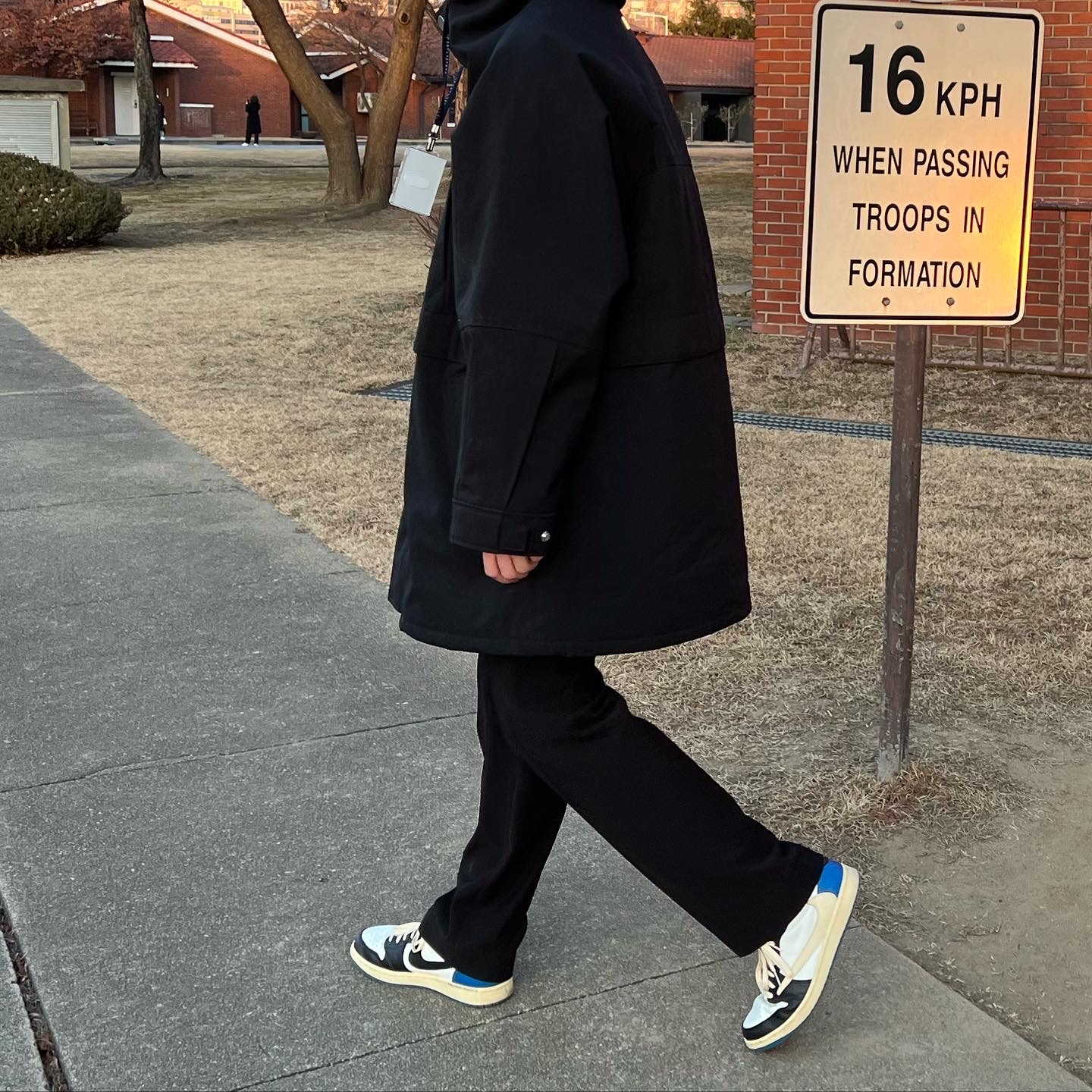 Jordan 1 x Travis Scott x Fragment Retro Low OG SP Military Blue 착용 스타일