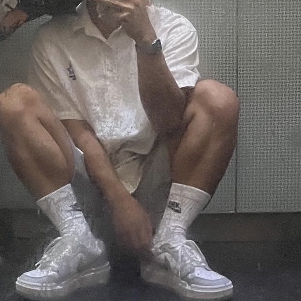 (W) Jordan 1 Elevate Low White and Wolf Grey, Nike x Stussy NRG Cuffed Beanie Summit White 착용 스타일 - 2