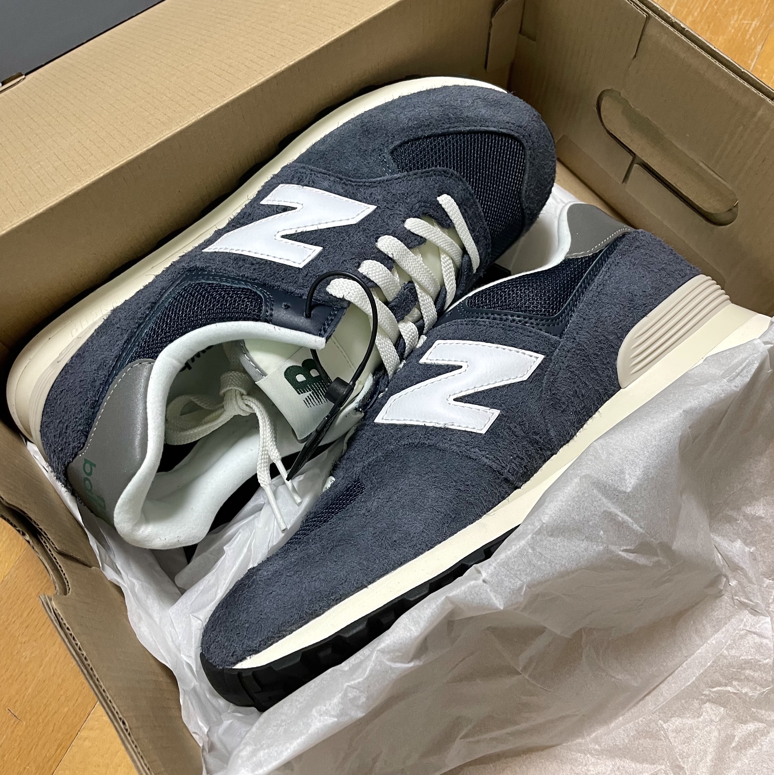 New Balance 574 Heritage Navy 착용 스타일