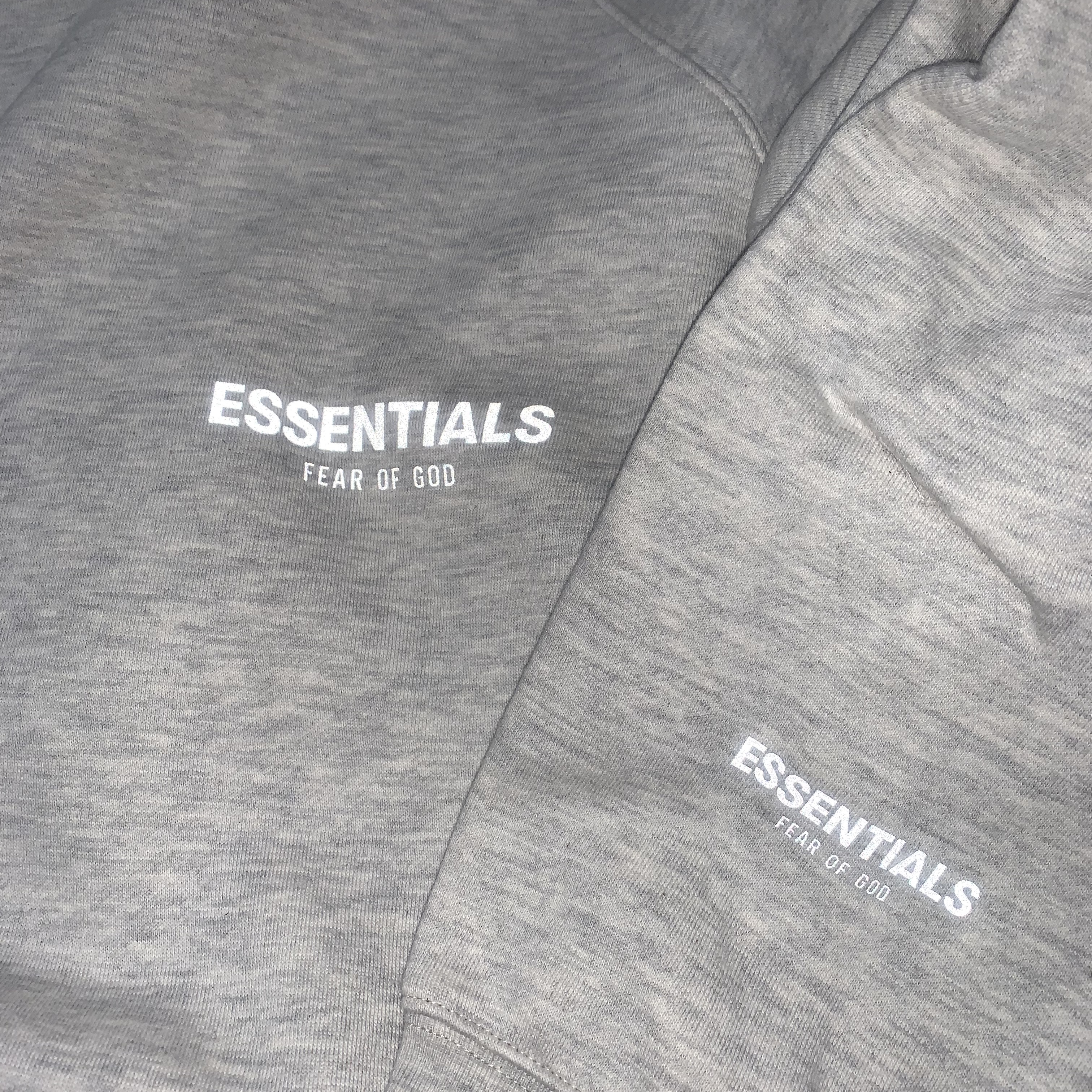 Essentials The Core Collection Pullover Hoodie Oatmeal 착용 스타일 - 2