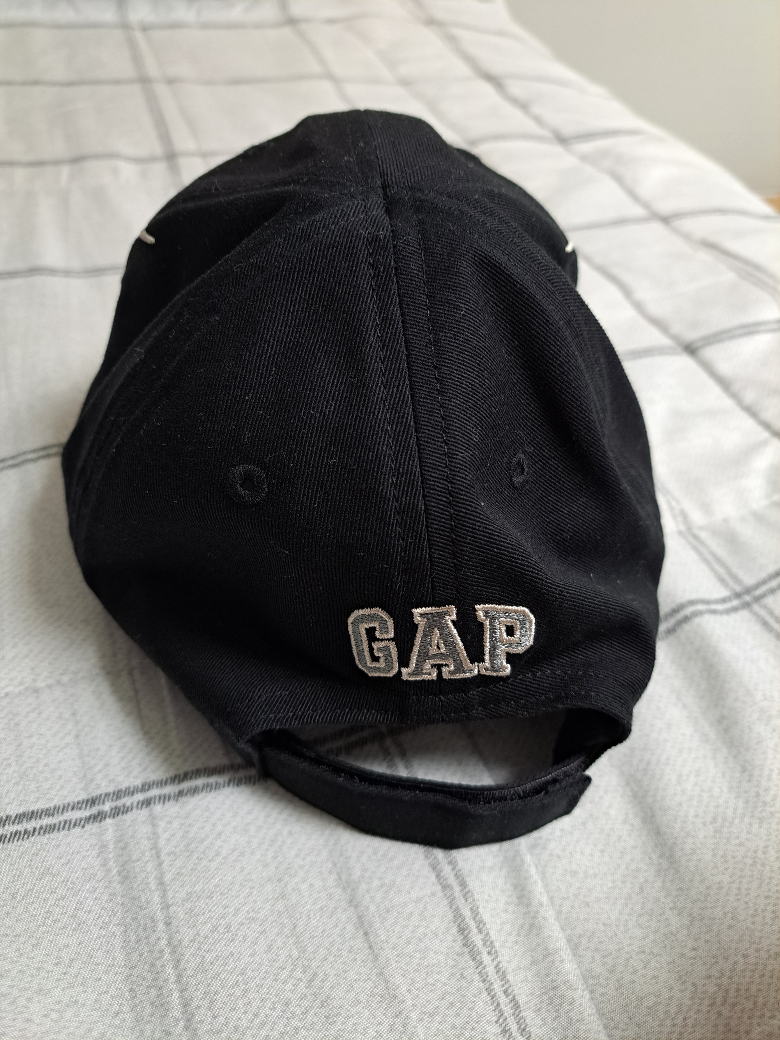 Yeezy Gap Engineered By Balenciaga Flame Cap Black 착용 스타일 - 2