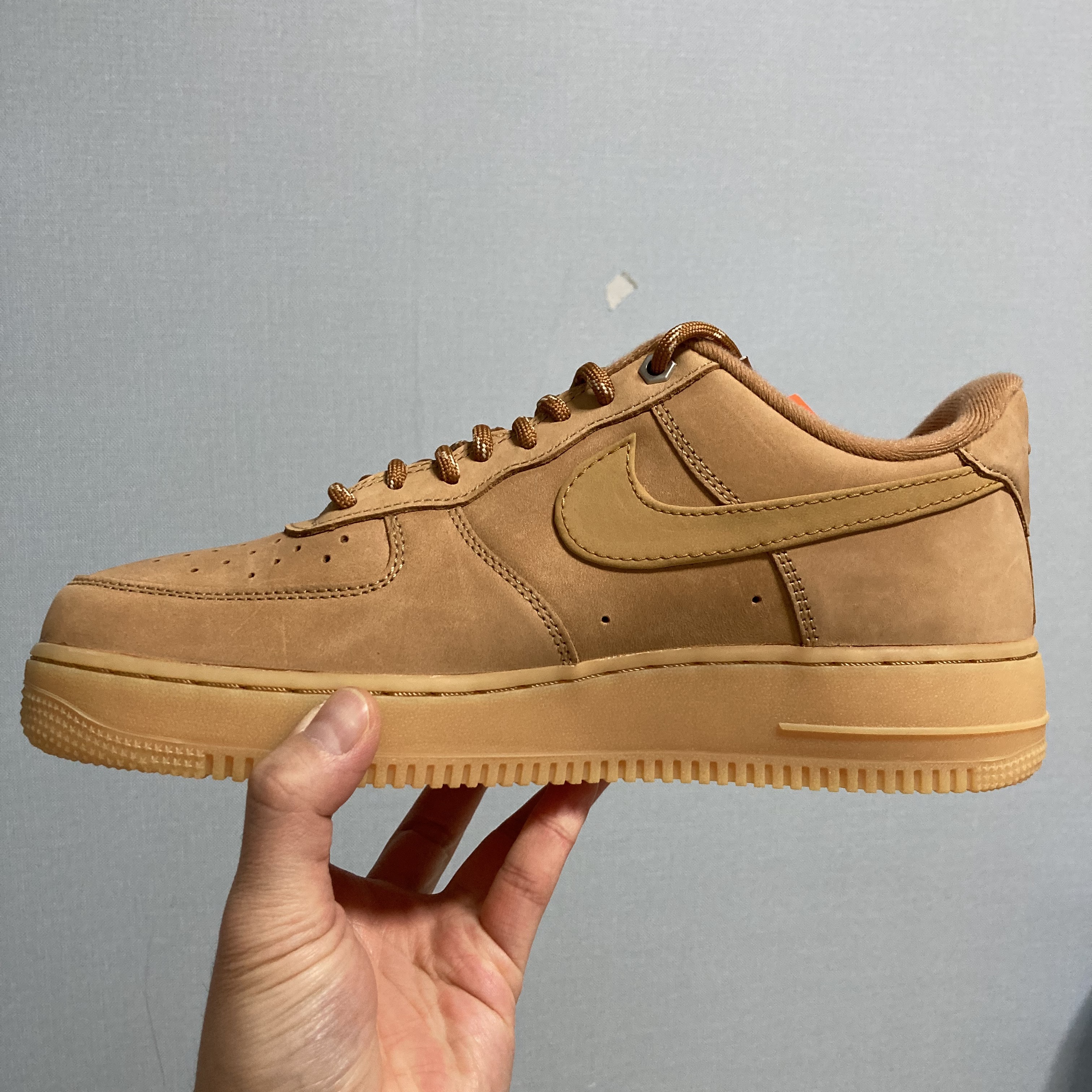 Nike Air Force 1 '07 WB Flax 착용 스타일 - 2