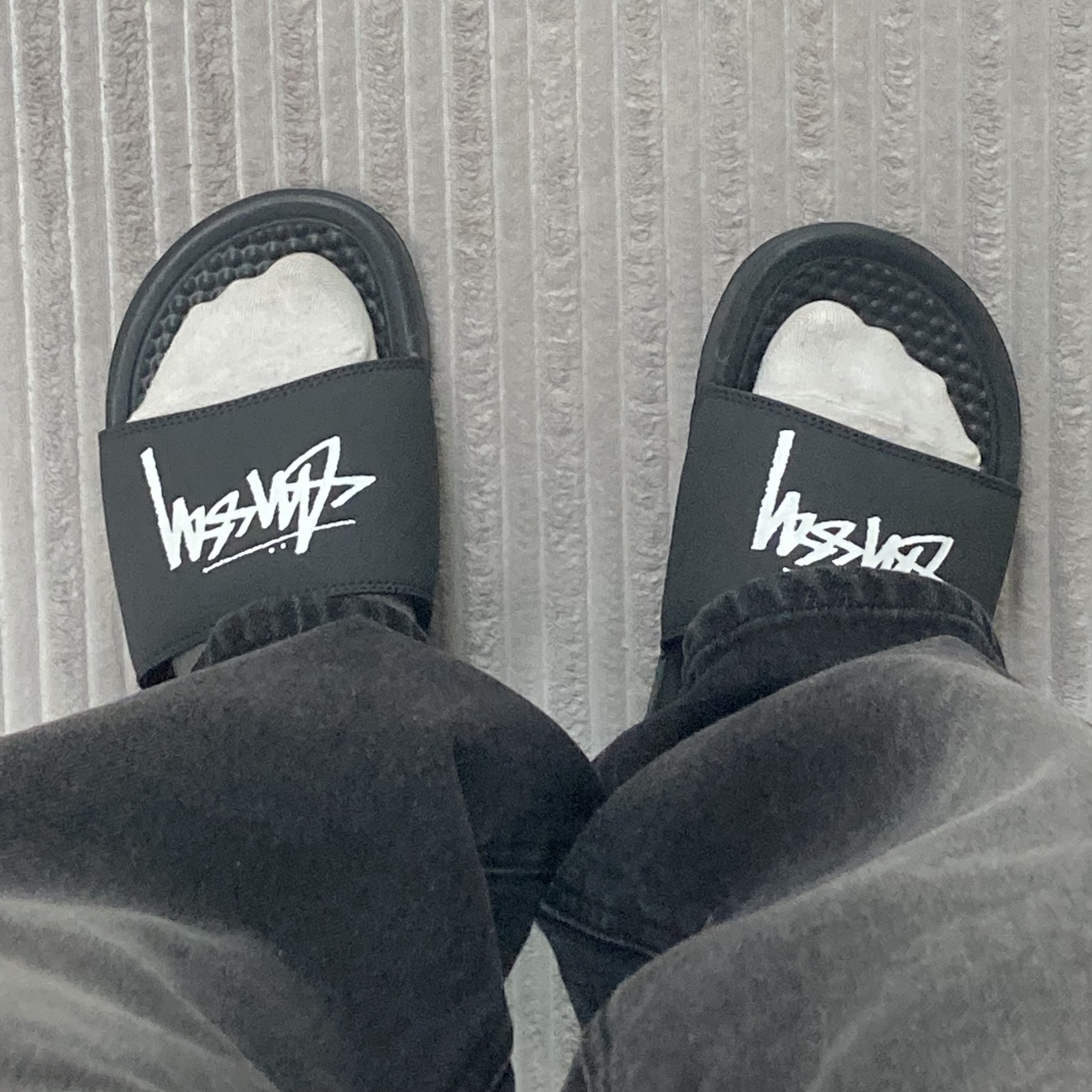Nike x Stussy Benassi Slide Off Noir 착용 스타일