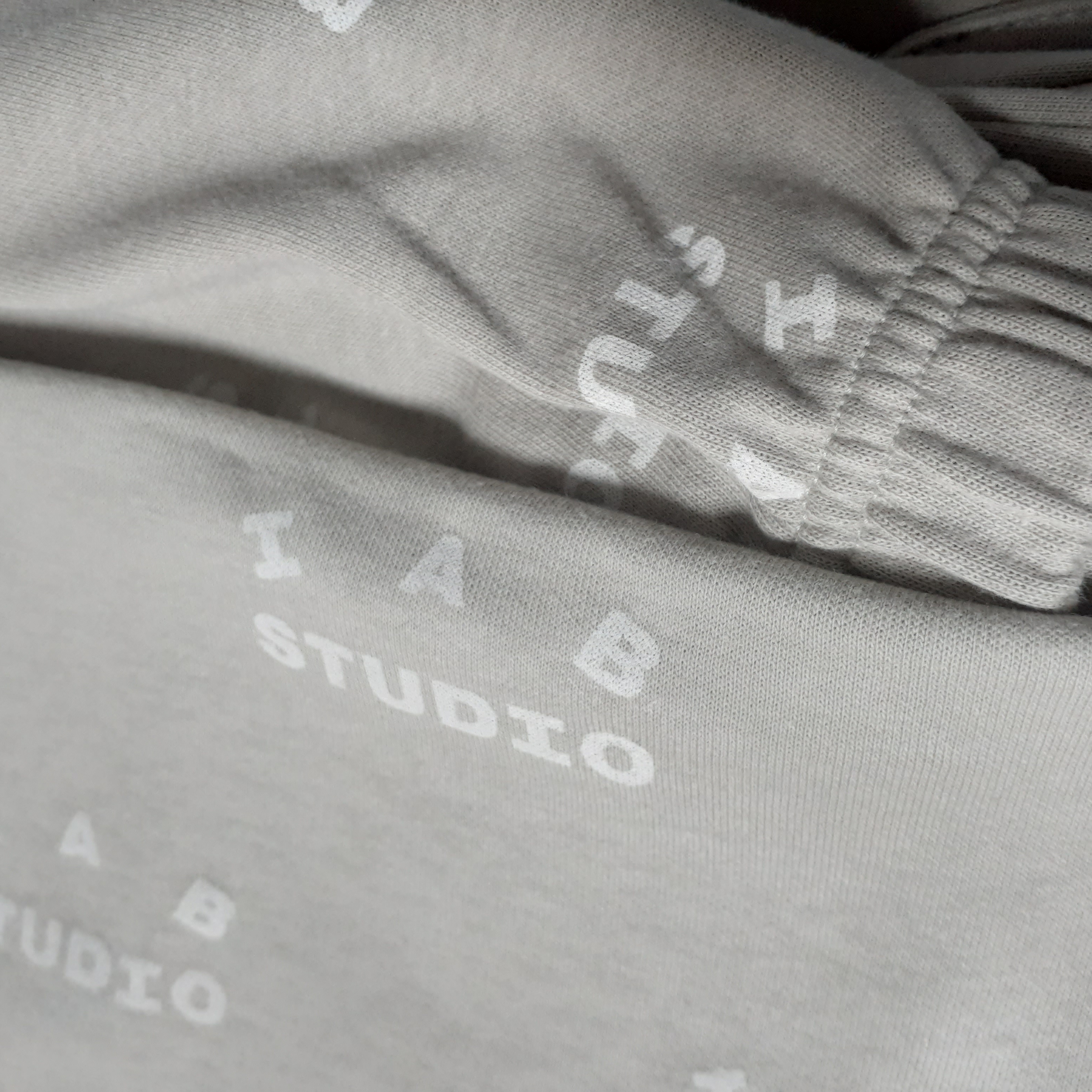 IAB Studio Pajama Set Light Green 착용 스타일 - 1