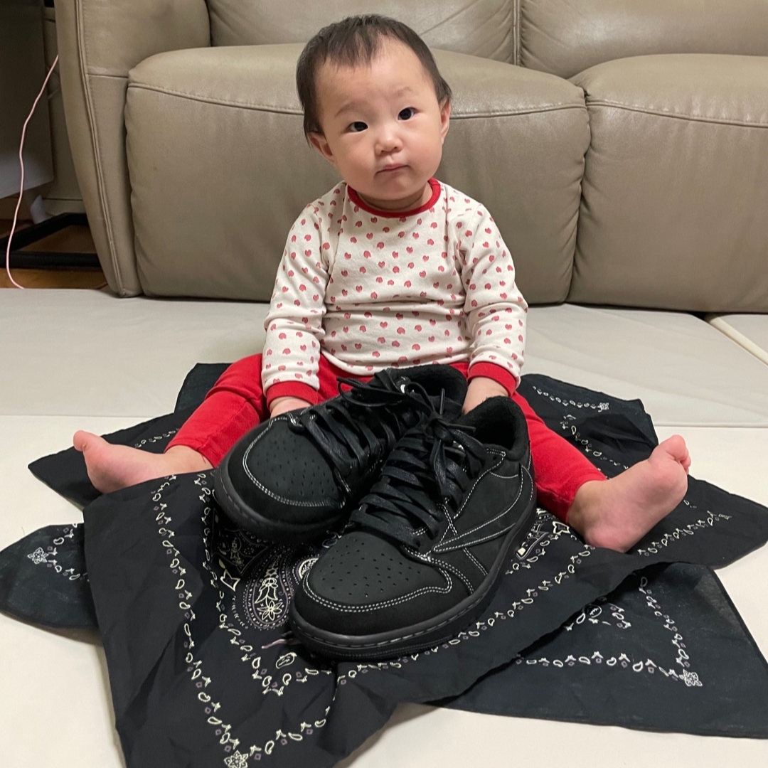 Jordan 1 x Travis Scott Retro Low OG SP Black Phantom 착용 스타일 - 1