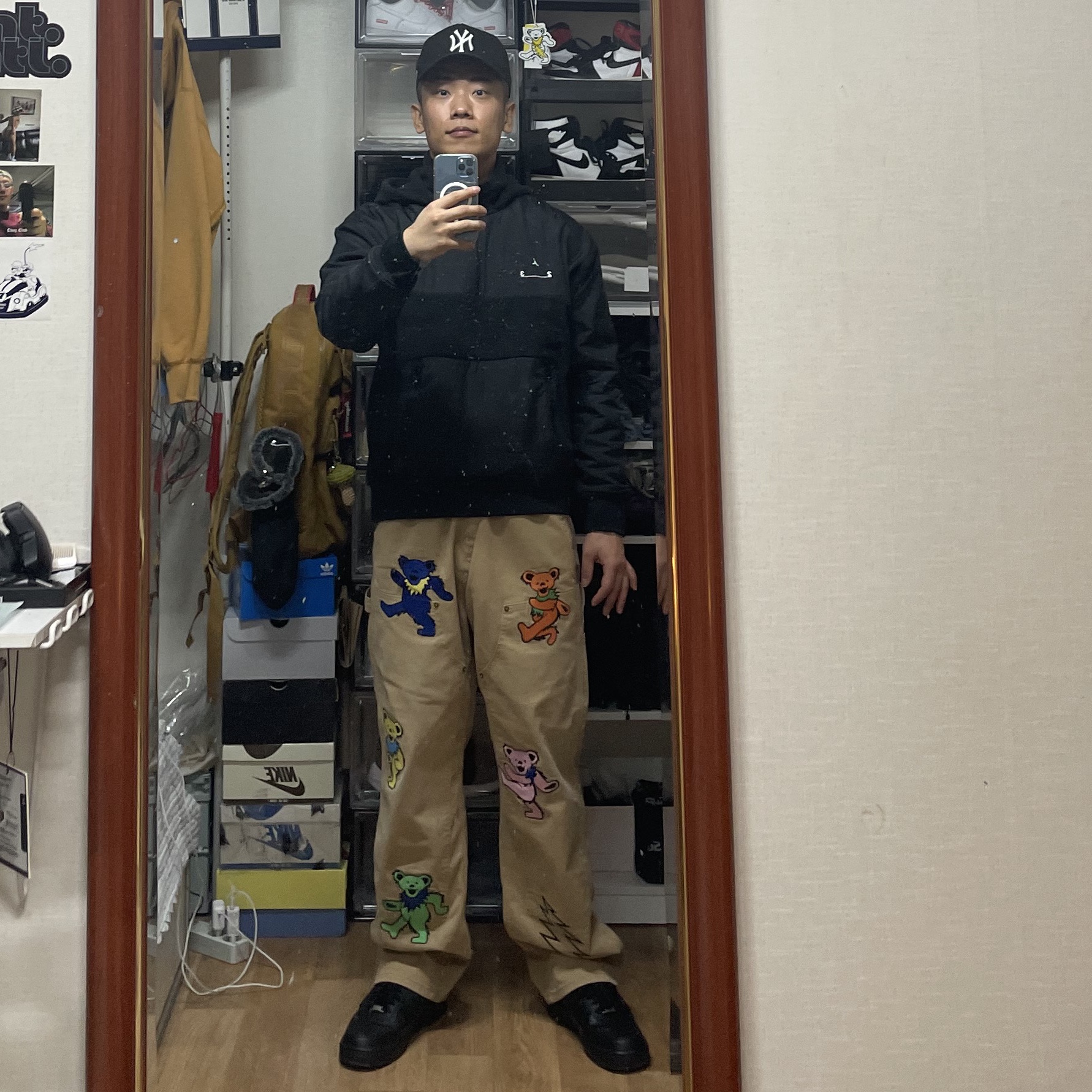 Nike Air Force 1 '07 Low Triple Black, Thisisneverthat x Grateful Dead Lightning Carpenter Pants Tan 착용 스타일 - 1