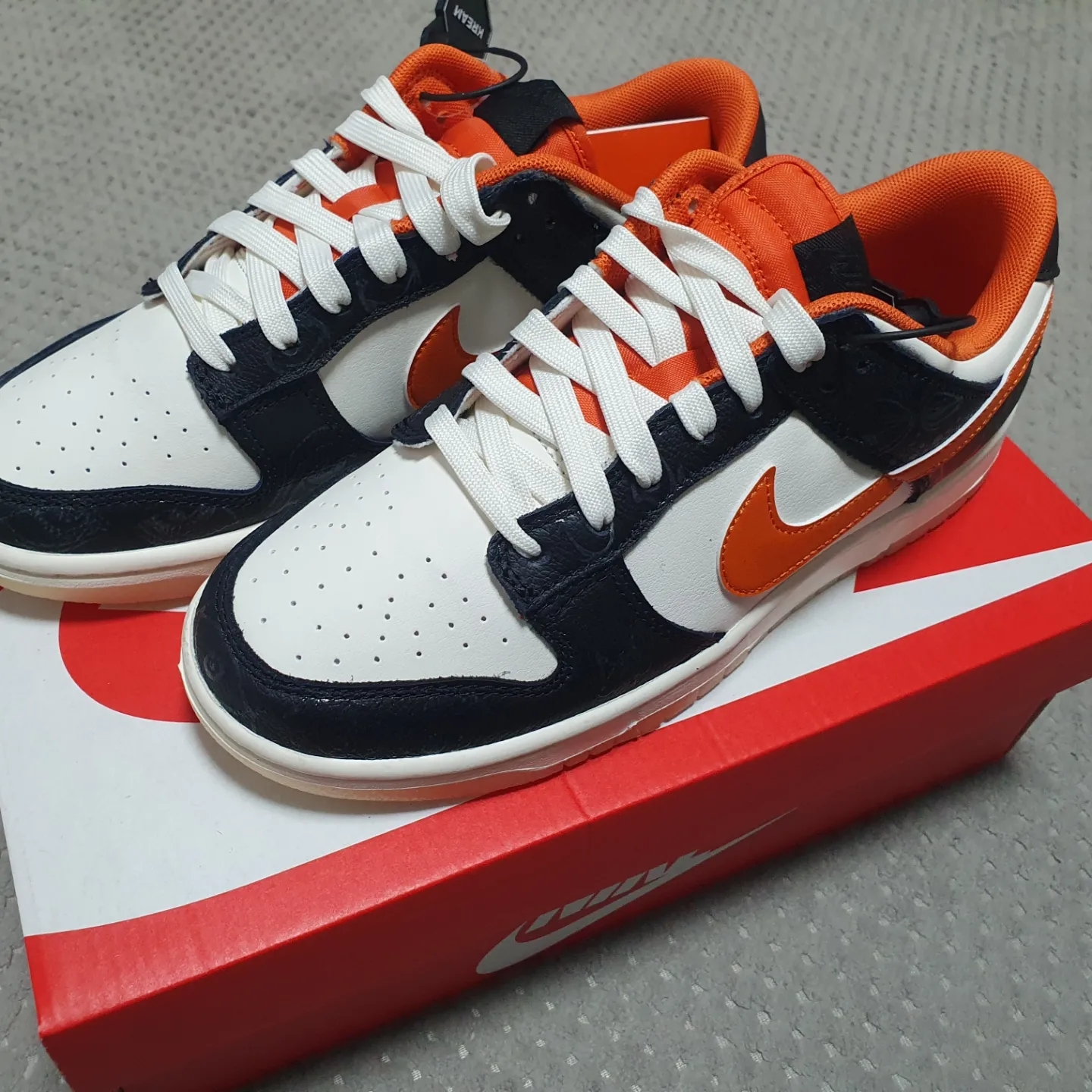 Nike Dunk Low Retro PRM Halloween 착용 스타일