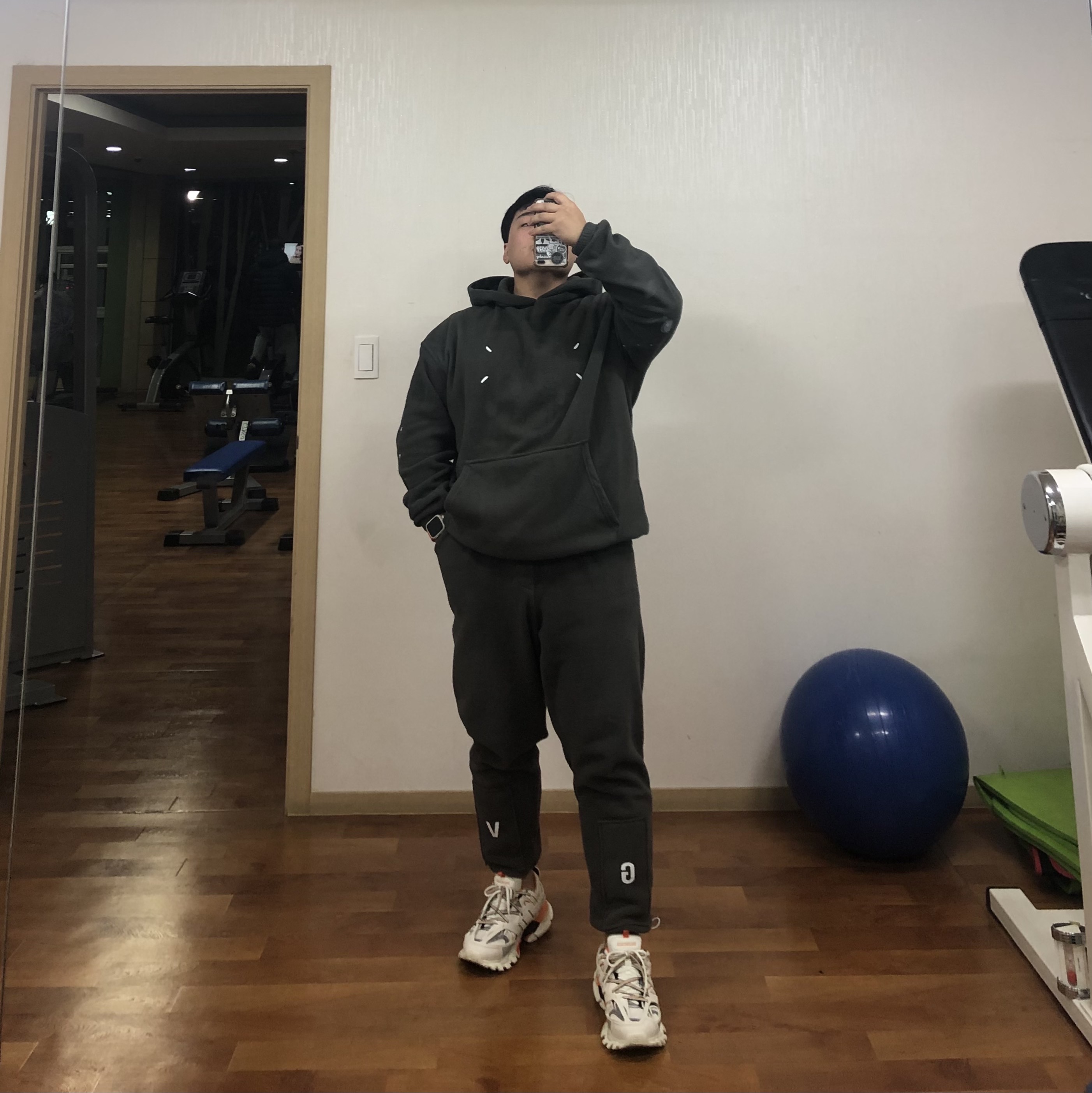 Balenciaga Track Sneakers White Orange 2019 착용 스타일