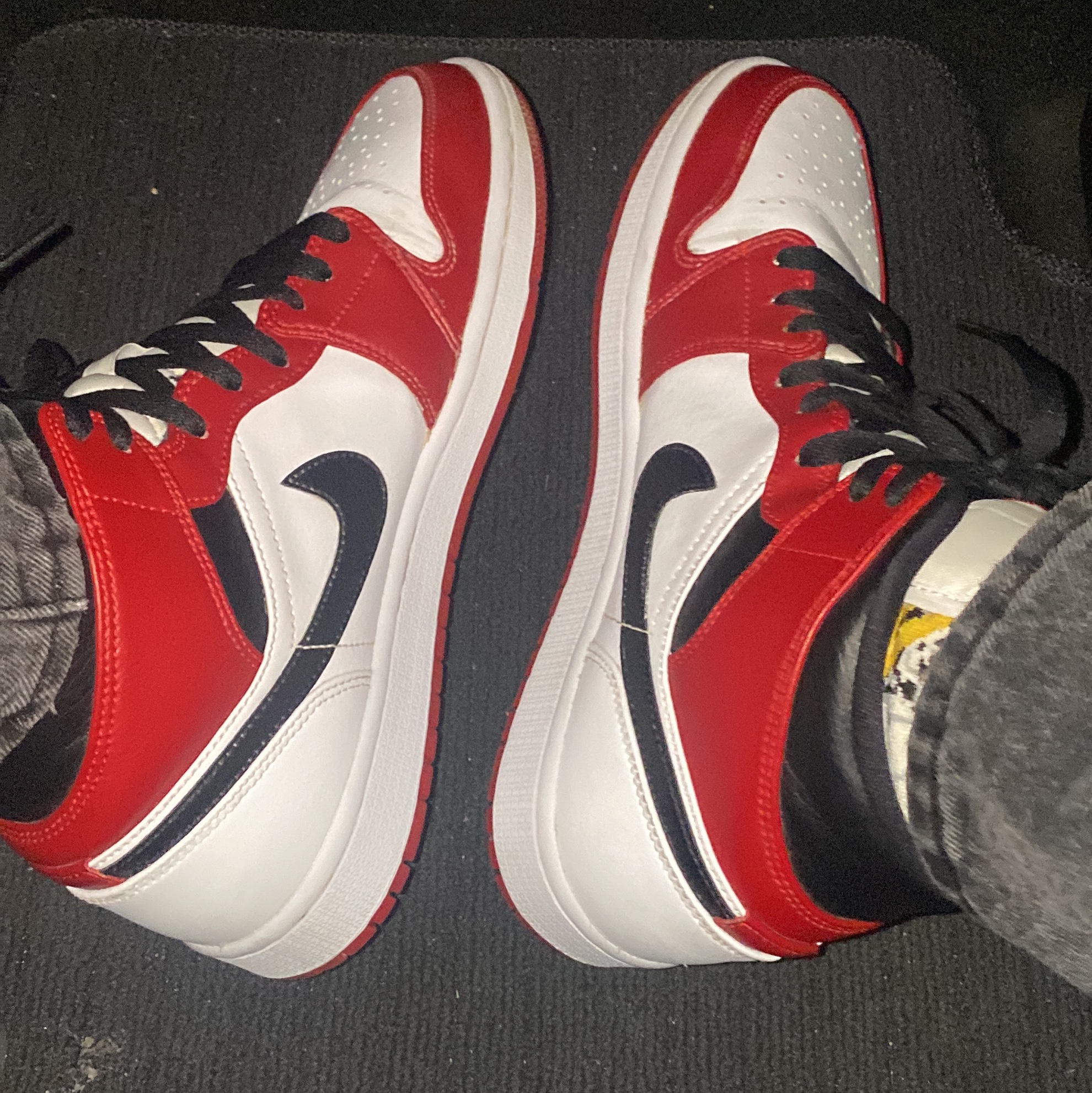 Jordan 1 Mid Chicago 2020 착용 스타일 - 2