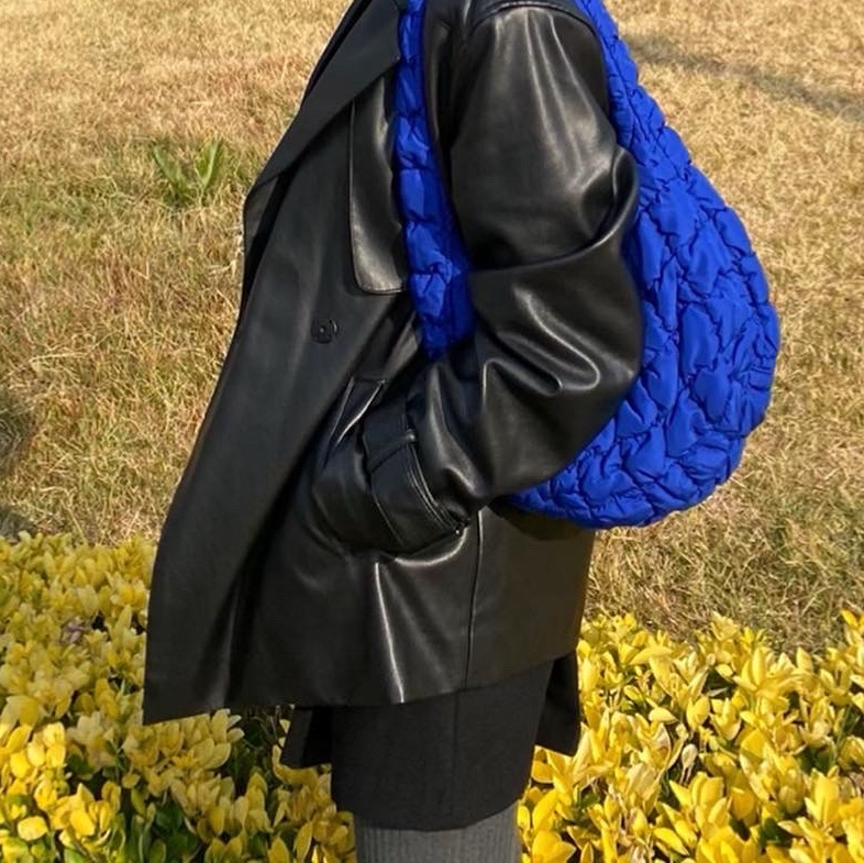 COS Quilted Mini Bag Blue 착용 스타일