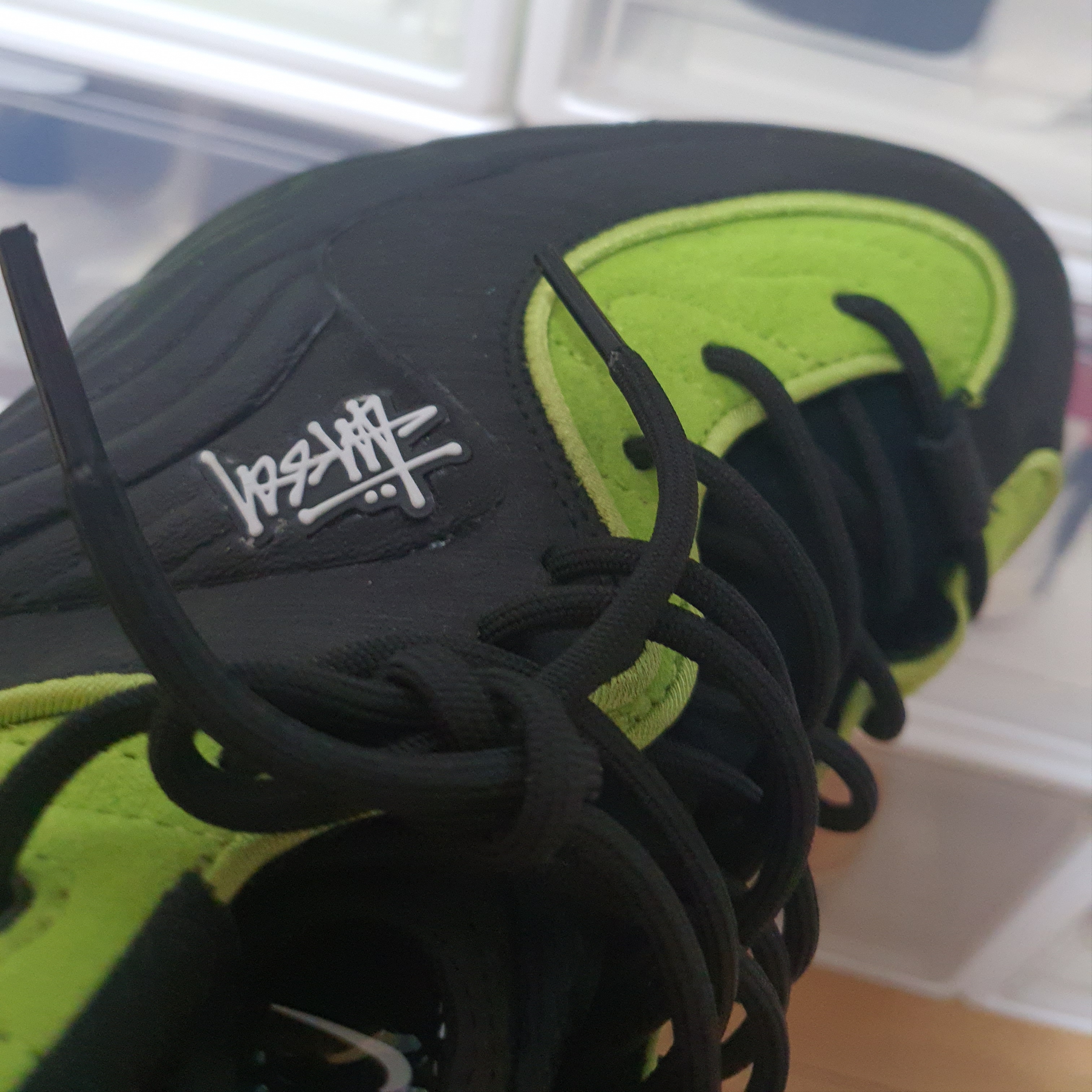 Nike x Stussy Air Penny II Vivid Green and Black 착용 스타일