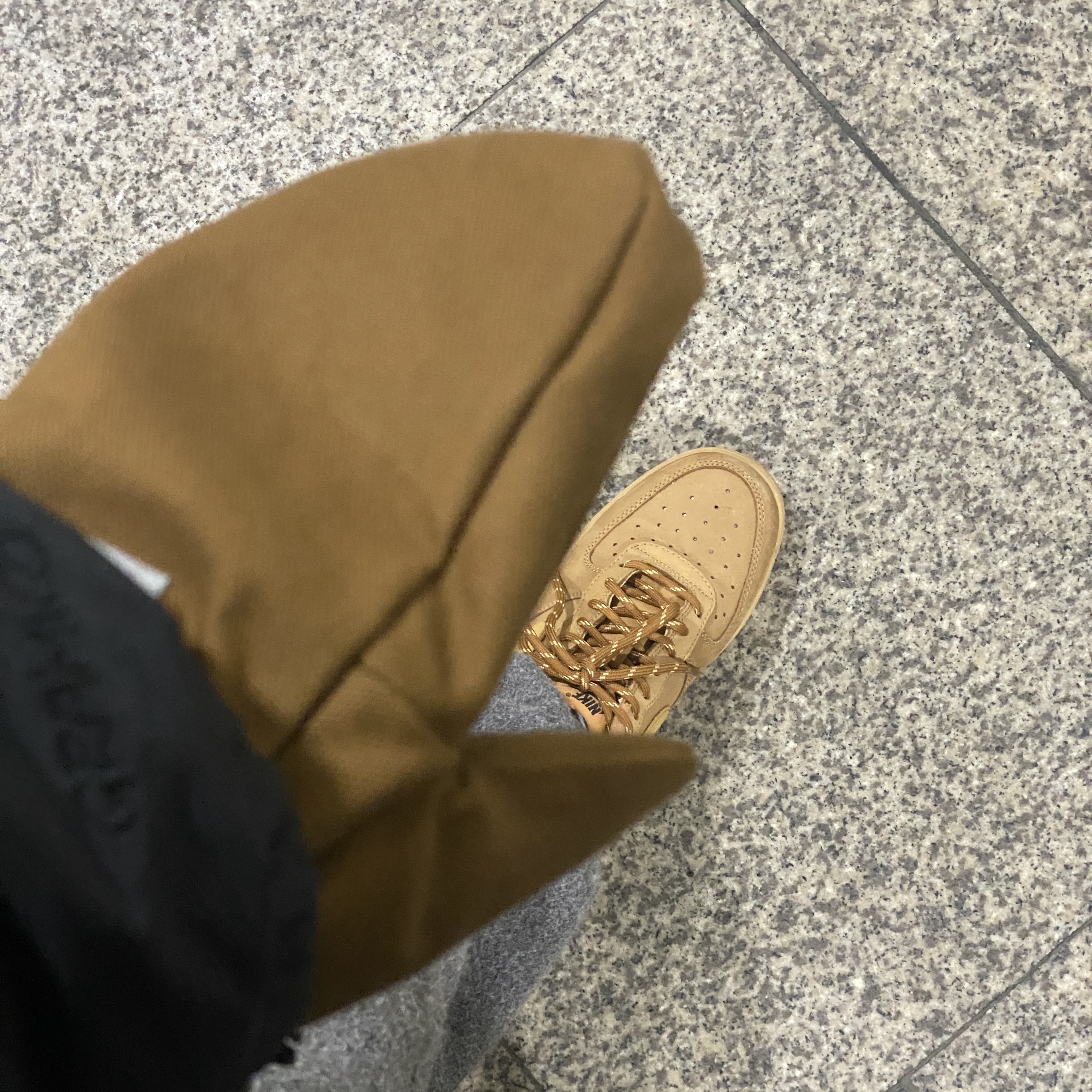 Nike Air Force 1 '07 WB Flax 착용 스타일 - 3
