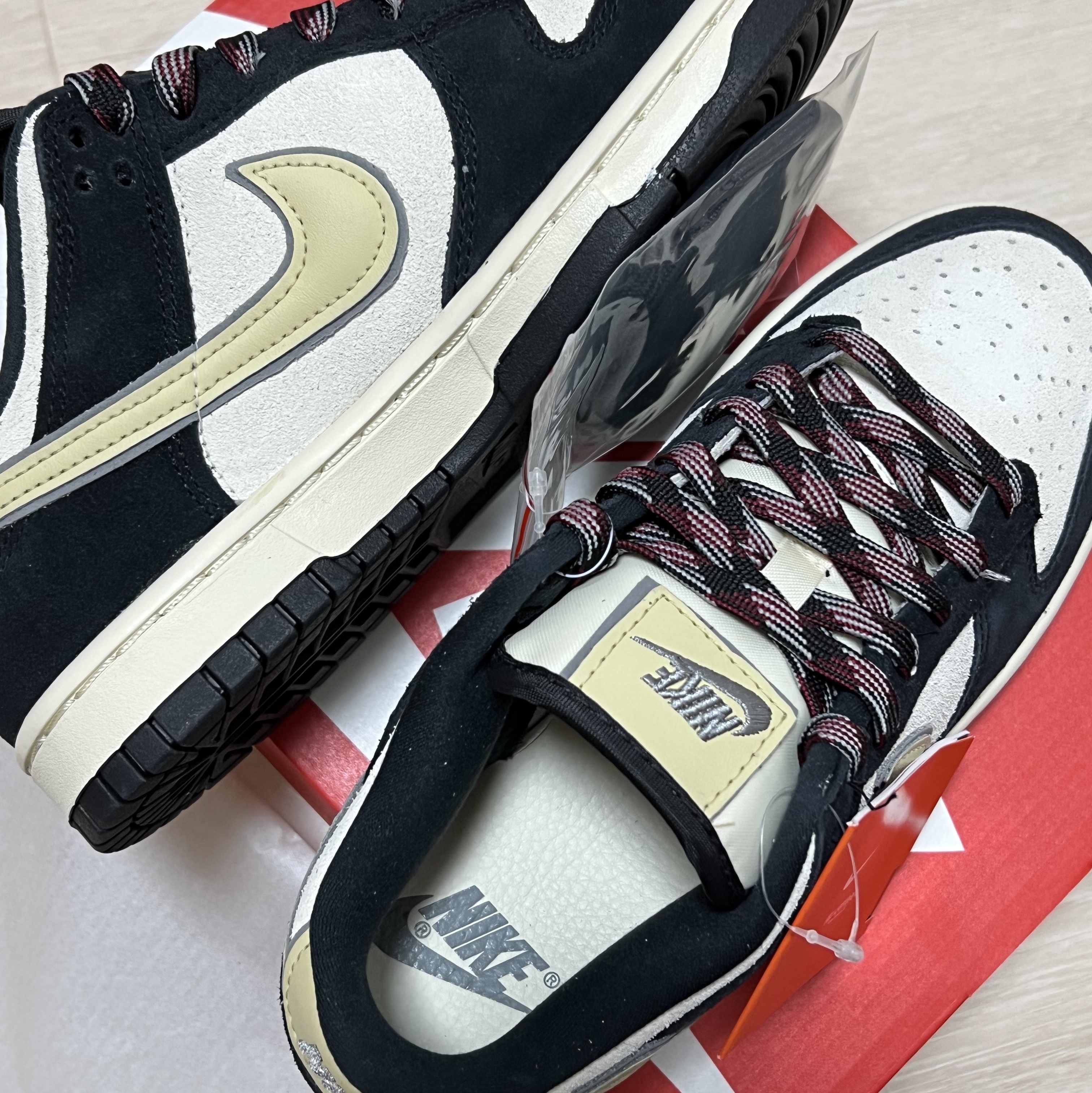 (W) Nike Dunk Low LX Black Suede 착용 스타일