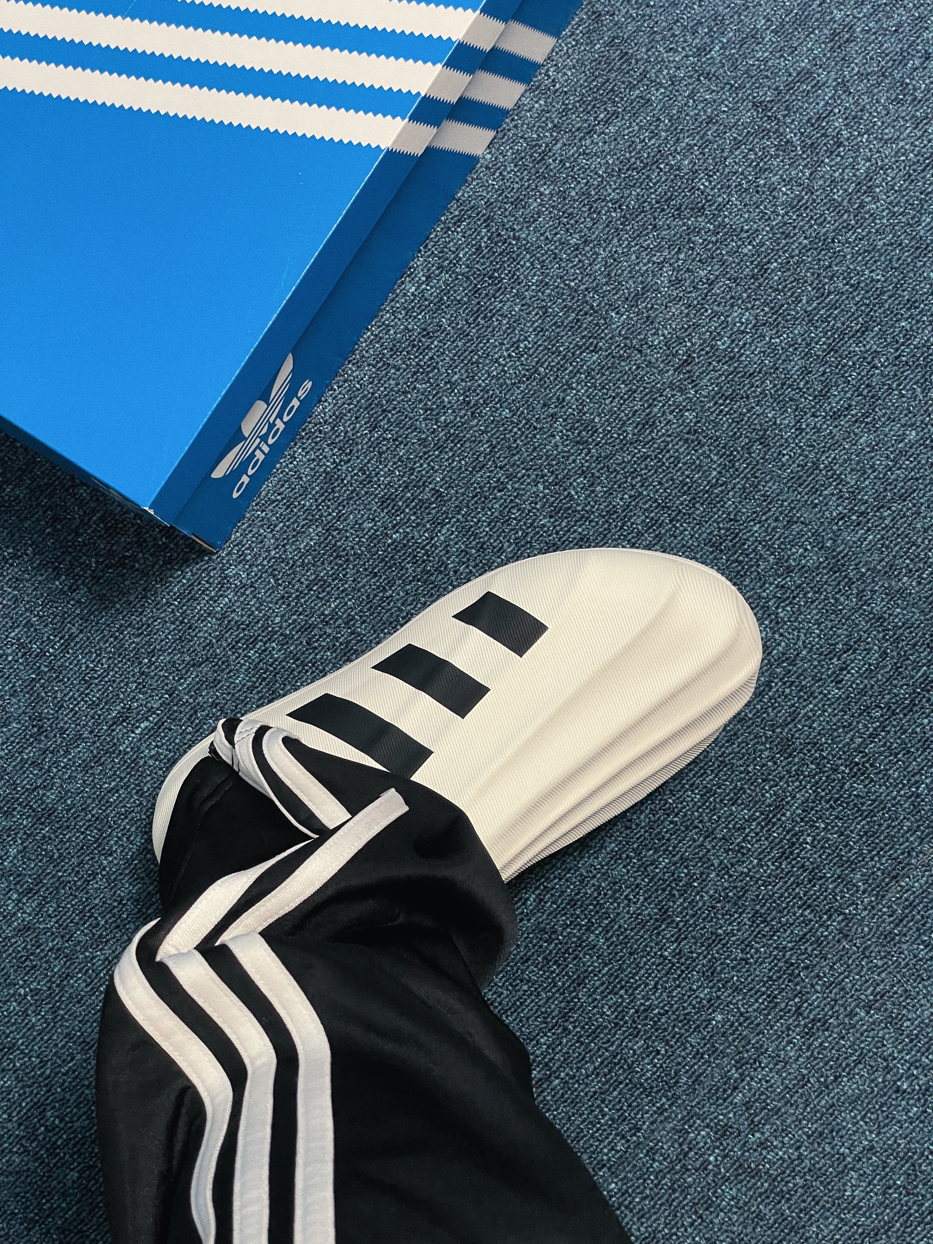 Adidas Adifom Superstar Core White 착용 스타일 - 1