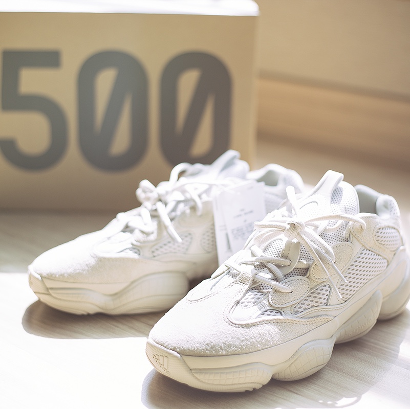 Adidas Yeezy 500 Blush 2018 착용 스타일