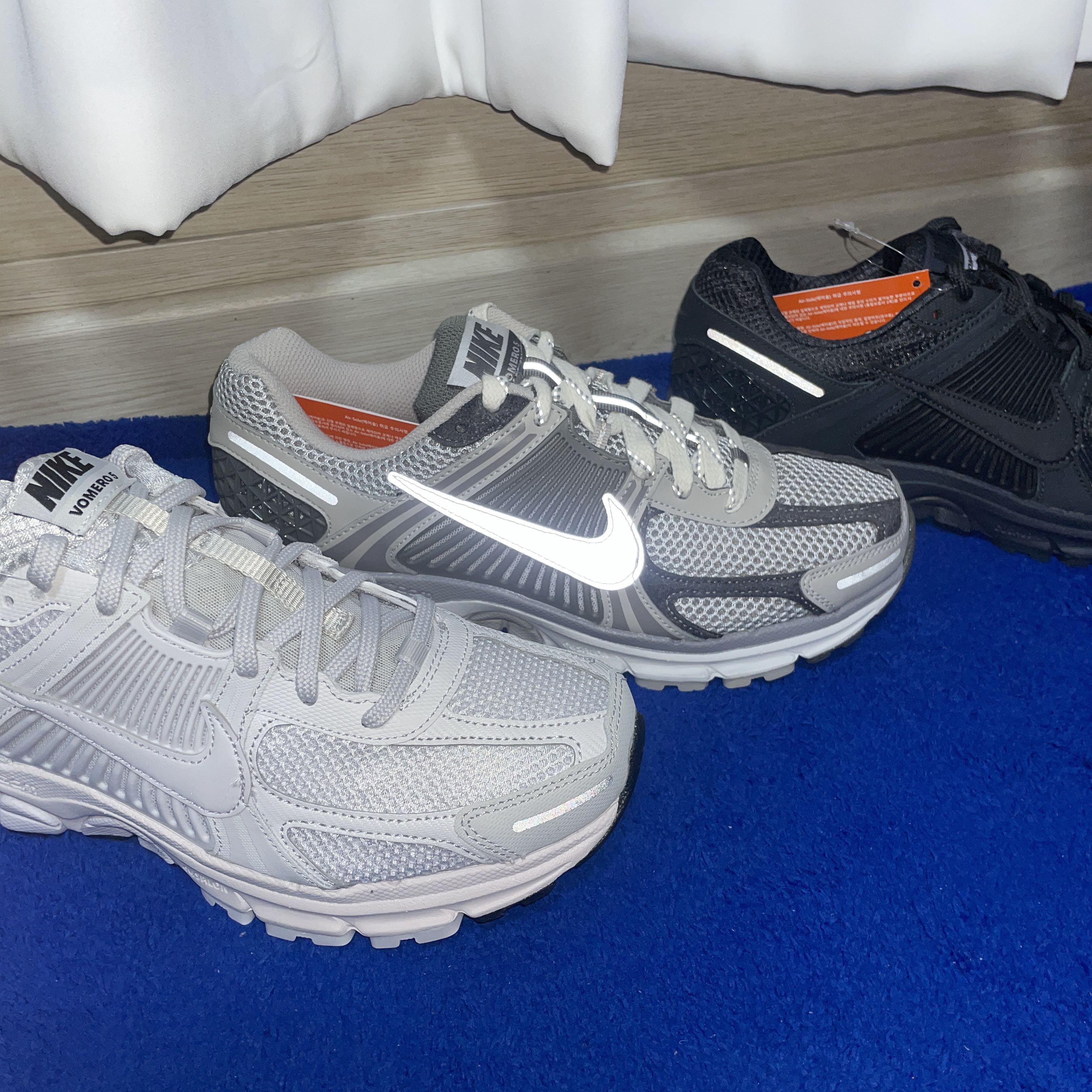 Nike Zoom Vomero 5 SP Vast Grey 2023, Nike Zoom Vomero 5 PRM Light Iron Ore and Flat Fewter 착용 스타일 - 2