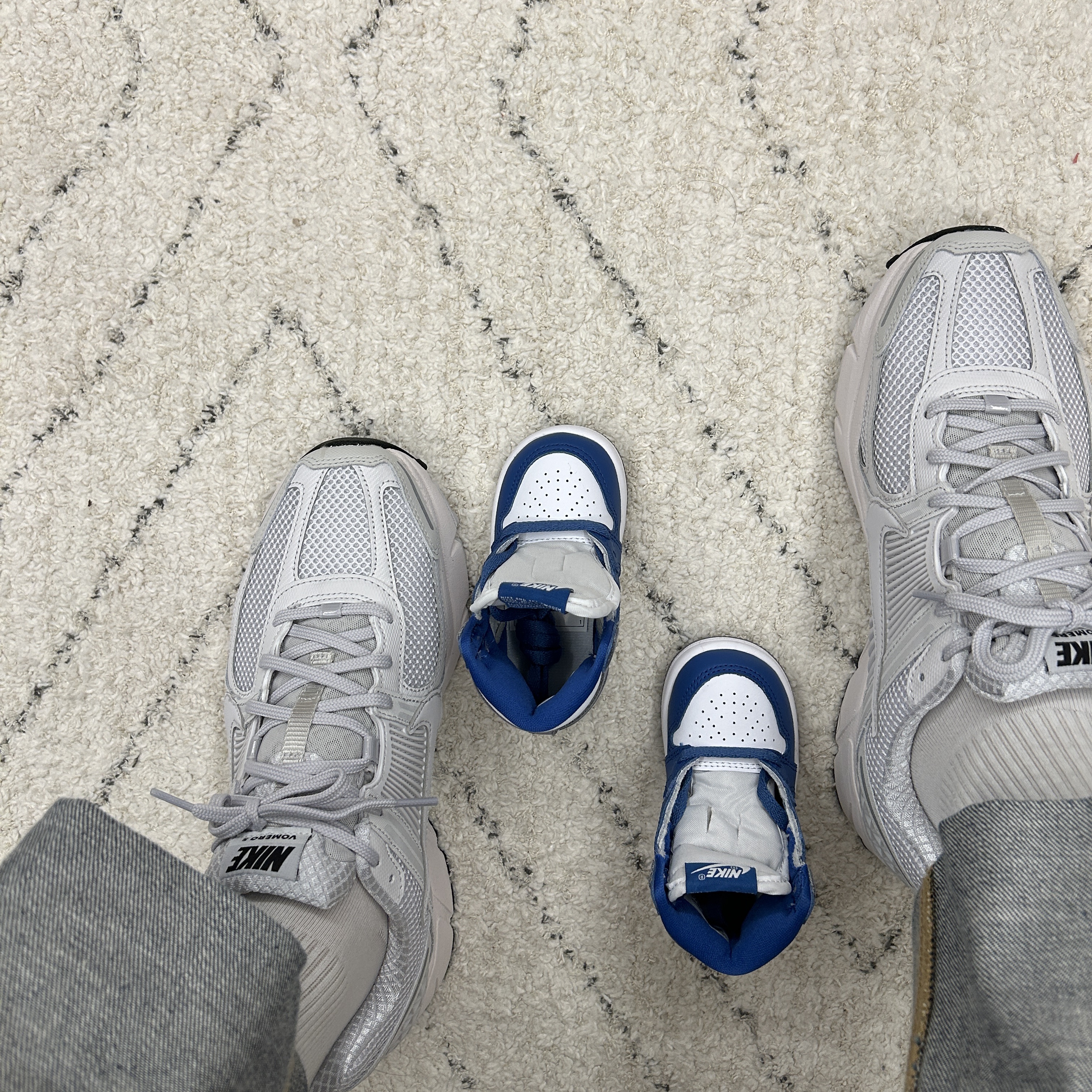 Nike Zoom Vomero 5 SP Vast Grey 2023, (TD) Jordan 1 Retro High OG True Blue 착용 스타일 - 3