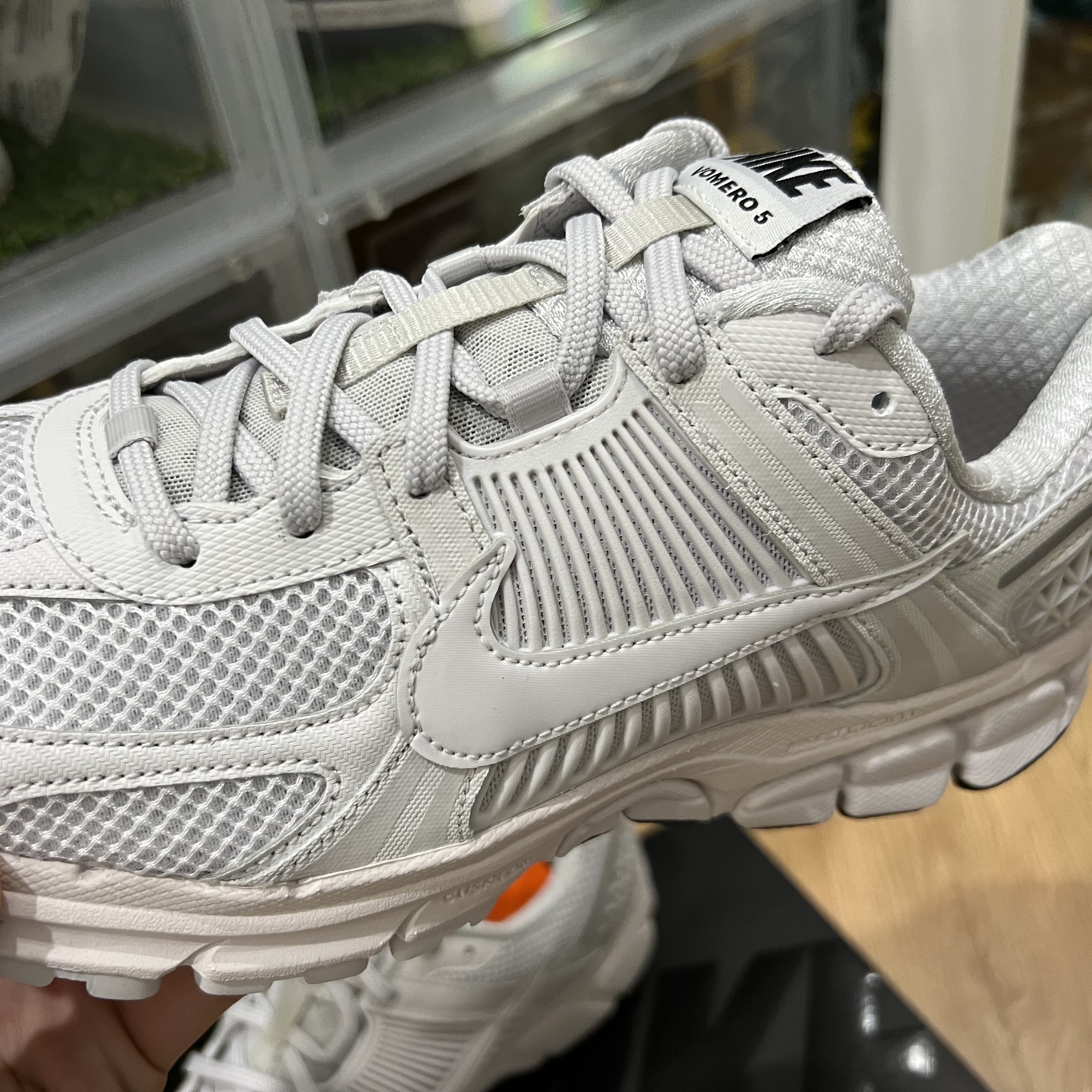 Nike Zoom Vomero 5 SP Vast Grey 2023 착용 스타일 - 2