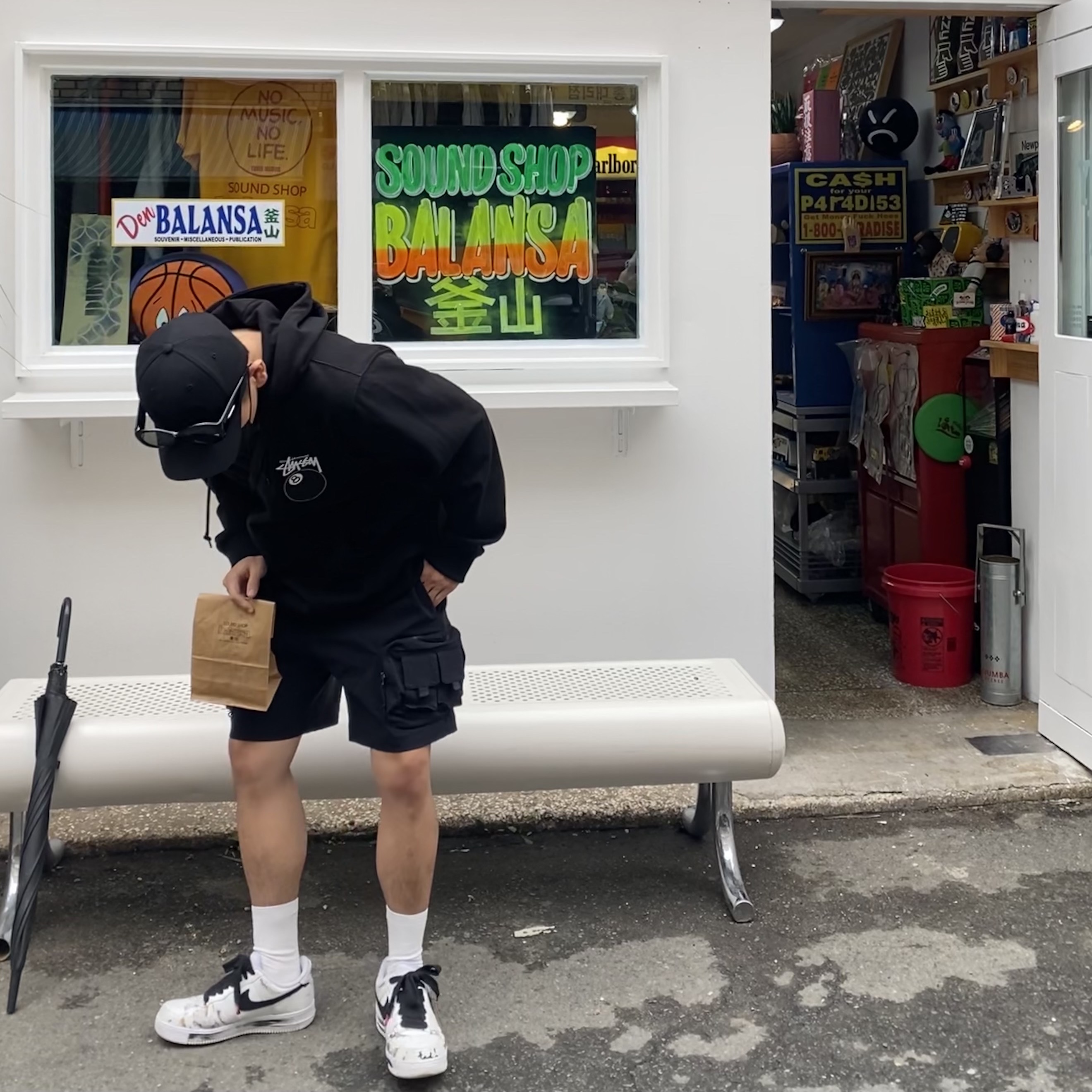 Nike x Peaceminusone Air Force 1 Low Para-Noise 2.0, Nike ACG Cargo Shorts Black - Asia 착용 스타일