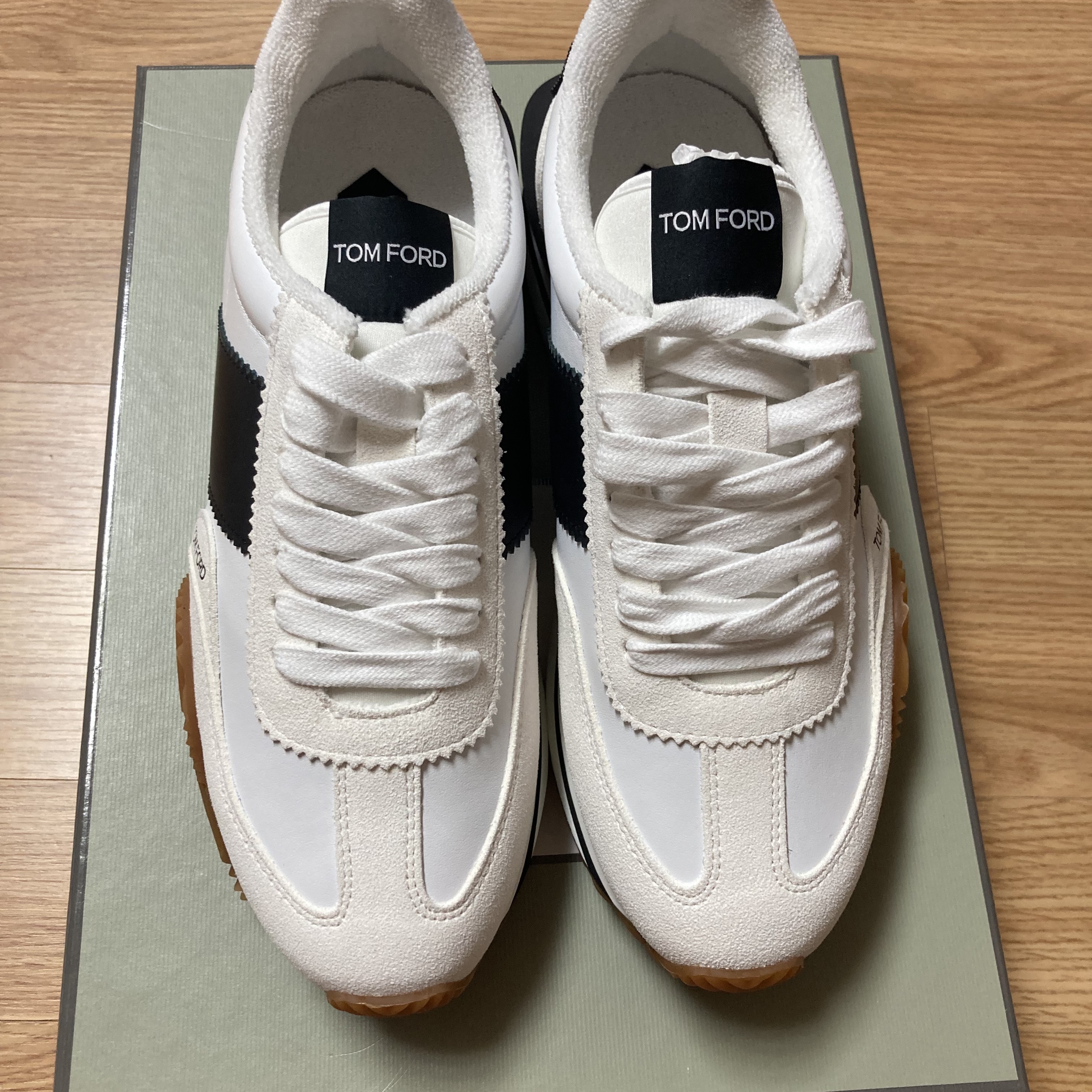 Tom Ford Suede Eco-Friendly Material James Sneakers White Black Cream 착용 스타일