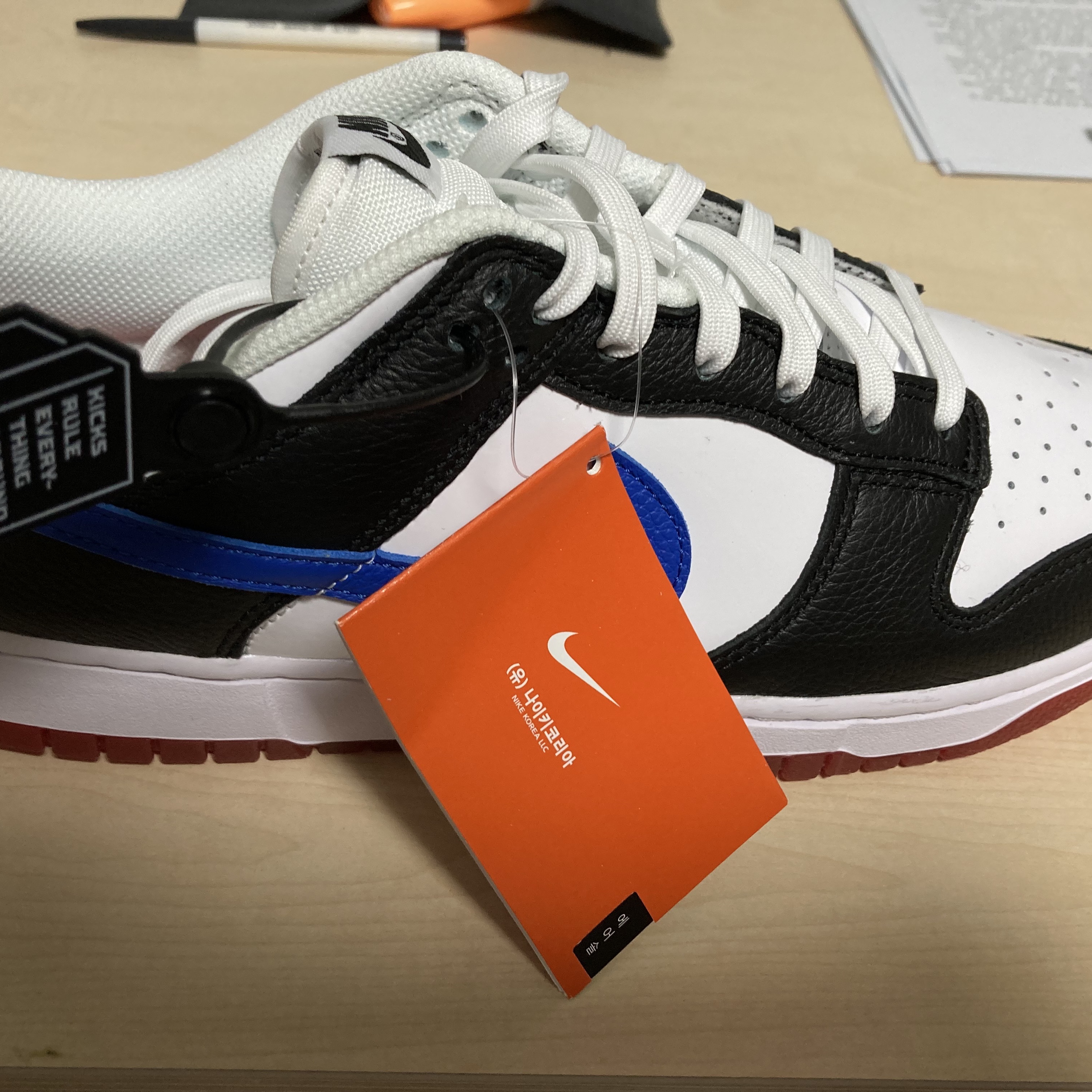 Nike Dunk Low SE Seoul (With Special Gift) 착용 스타일 - 1