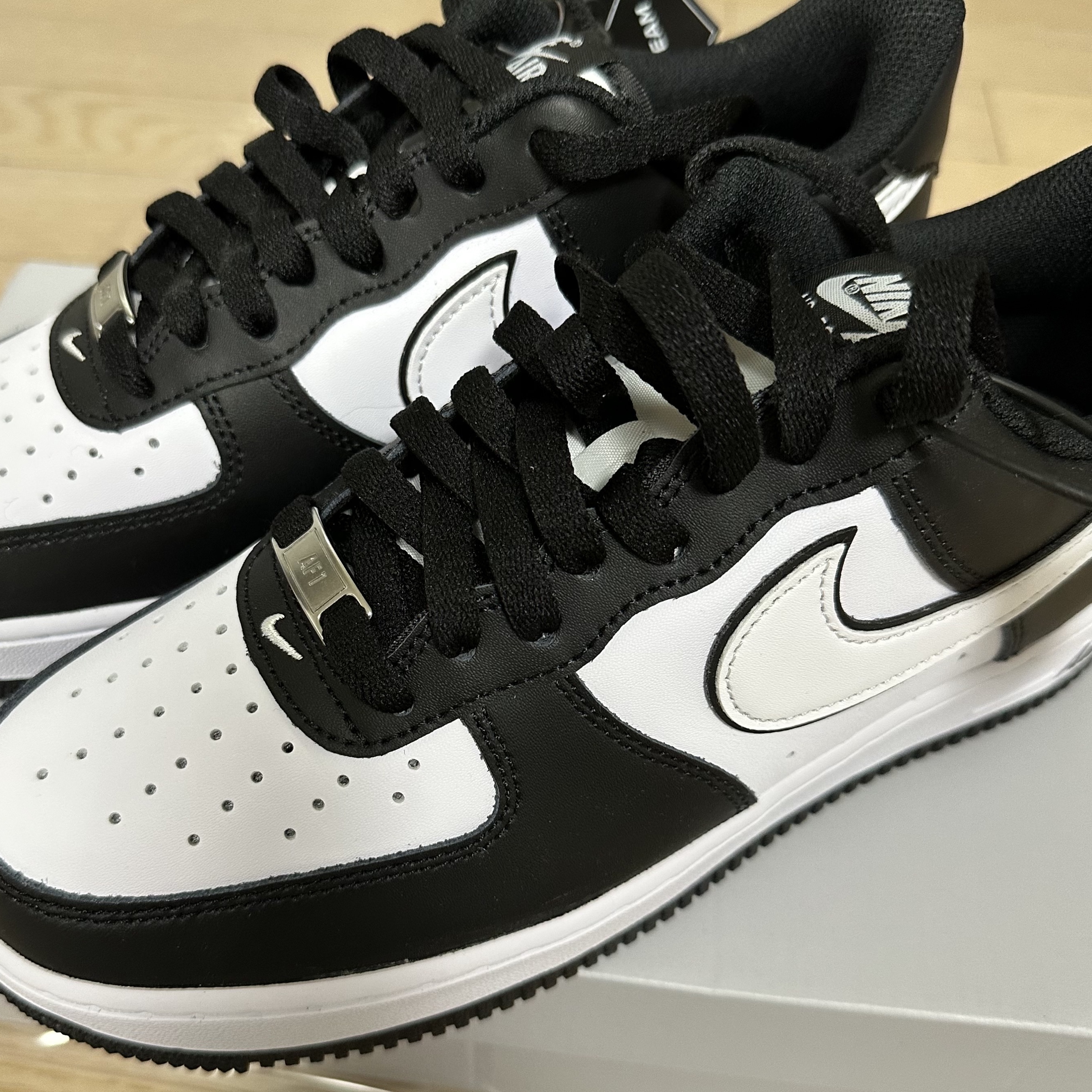 Nike Air Force 1 '07 Black White 착용 스타일