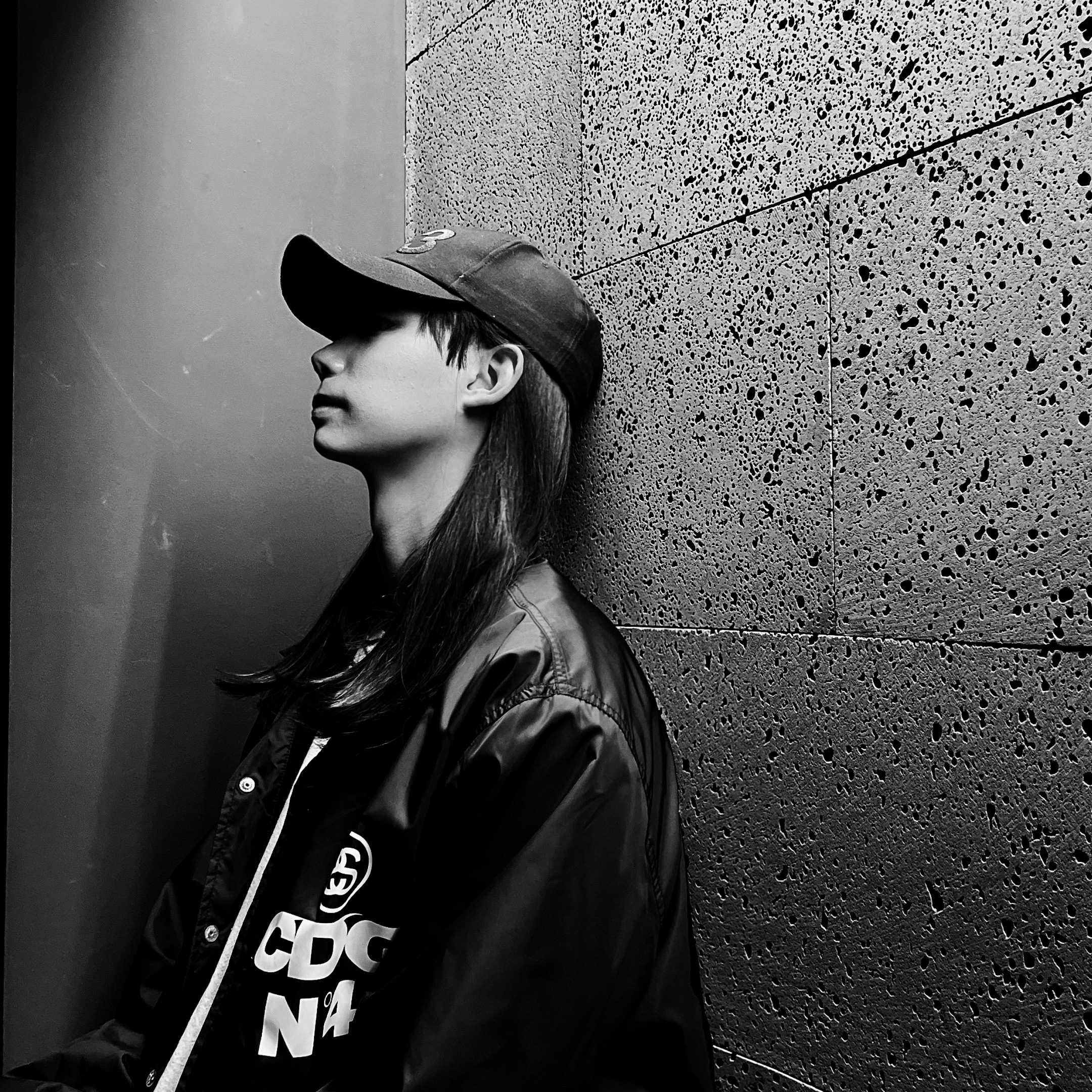 CDG x Stussy Coach Jacket Black, Stussy Basic Stussy T-Shirt White 2022 착용 스타일