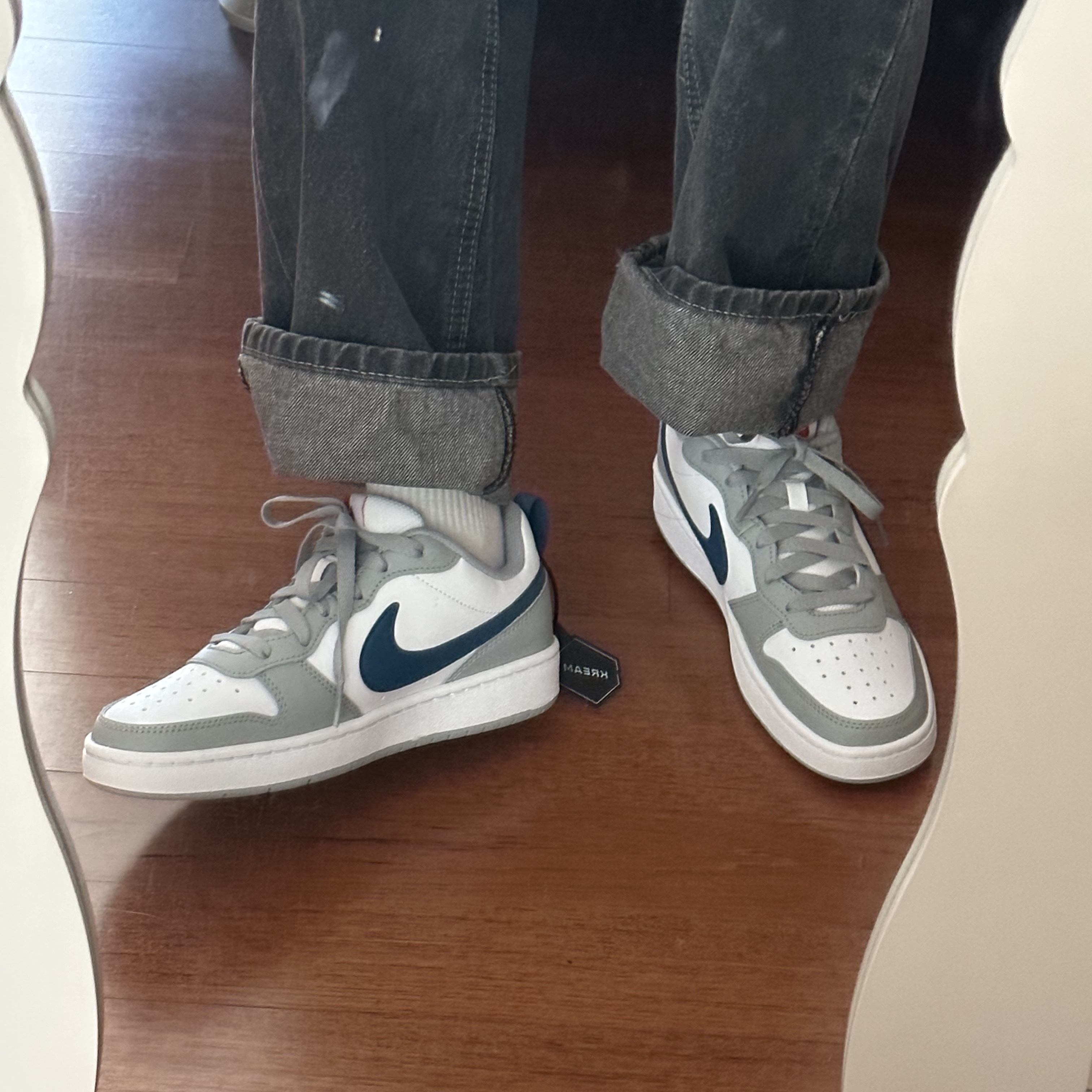 (GS) Nike Court Borough Low 2 Light Smoke Grey 착용 스타일