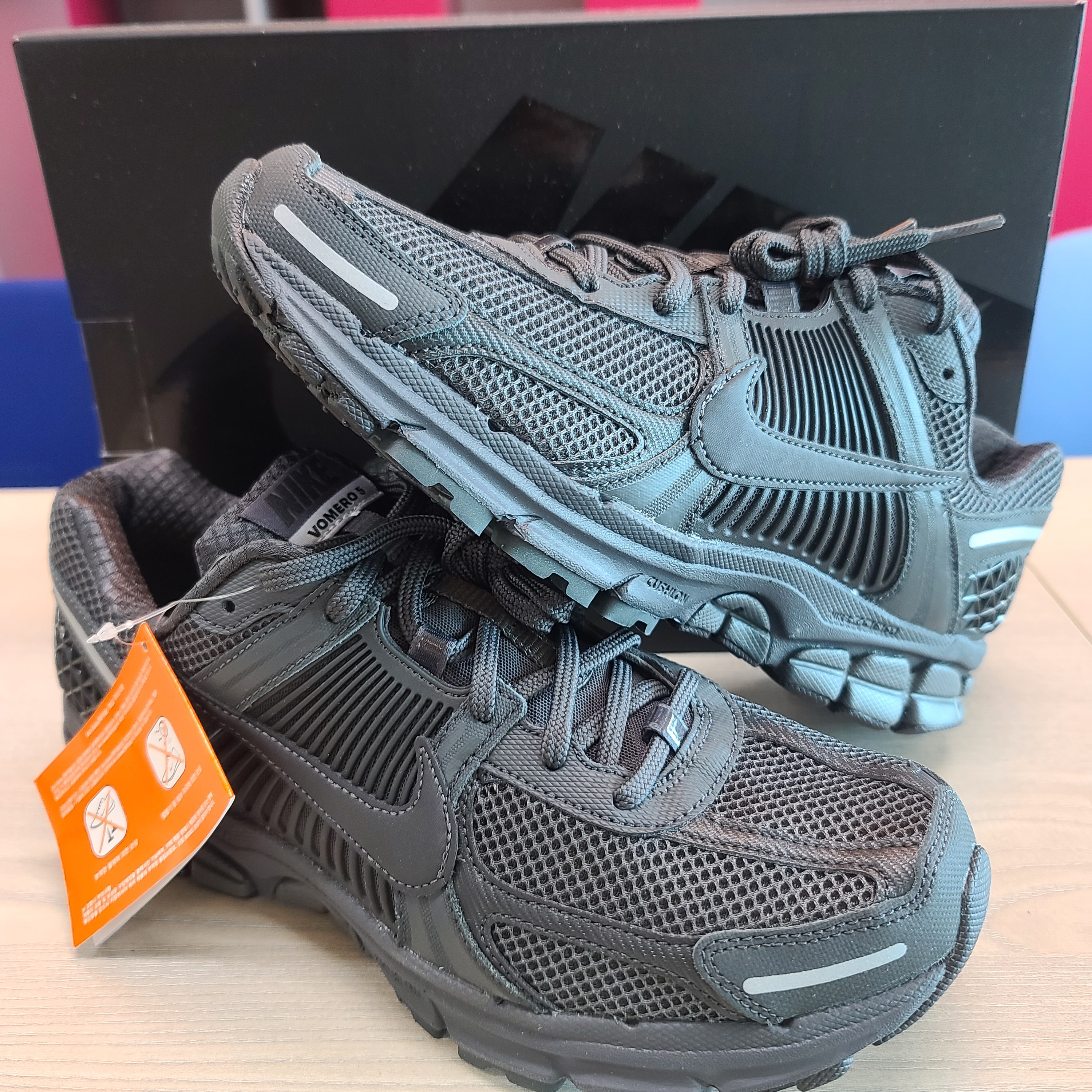 Nike Zoom Vomero 5 SP Anthracite 2023 착용 스타일 - 1