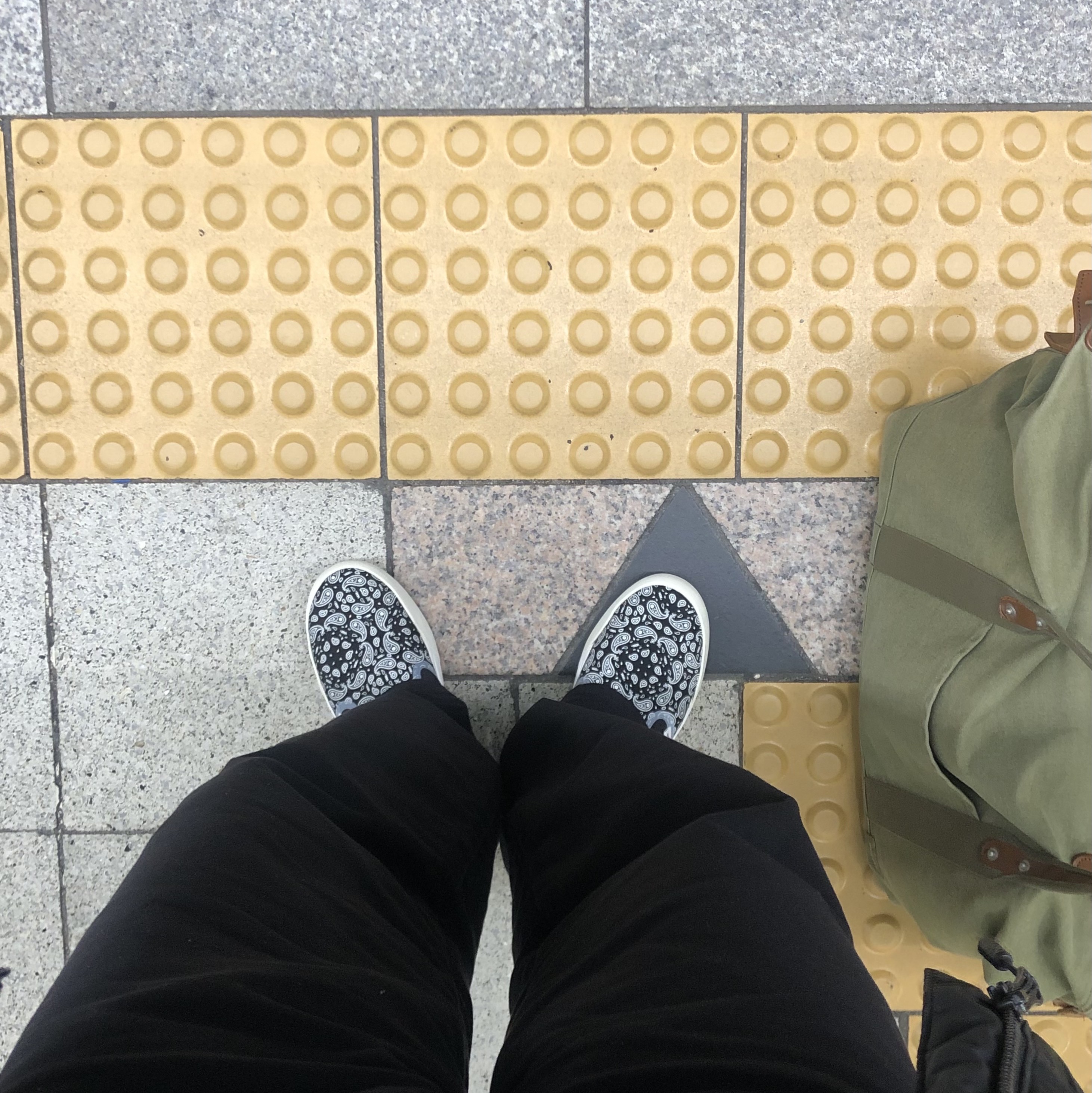 Vans Paisley ComfyCush Era Black 착용 스타일