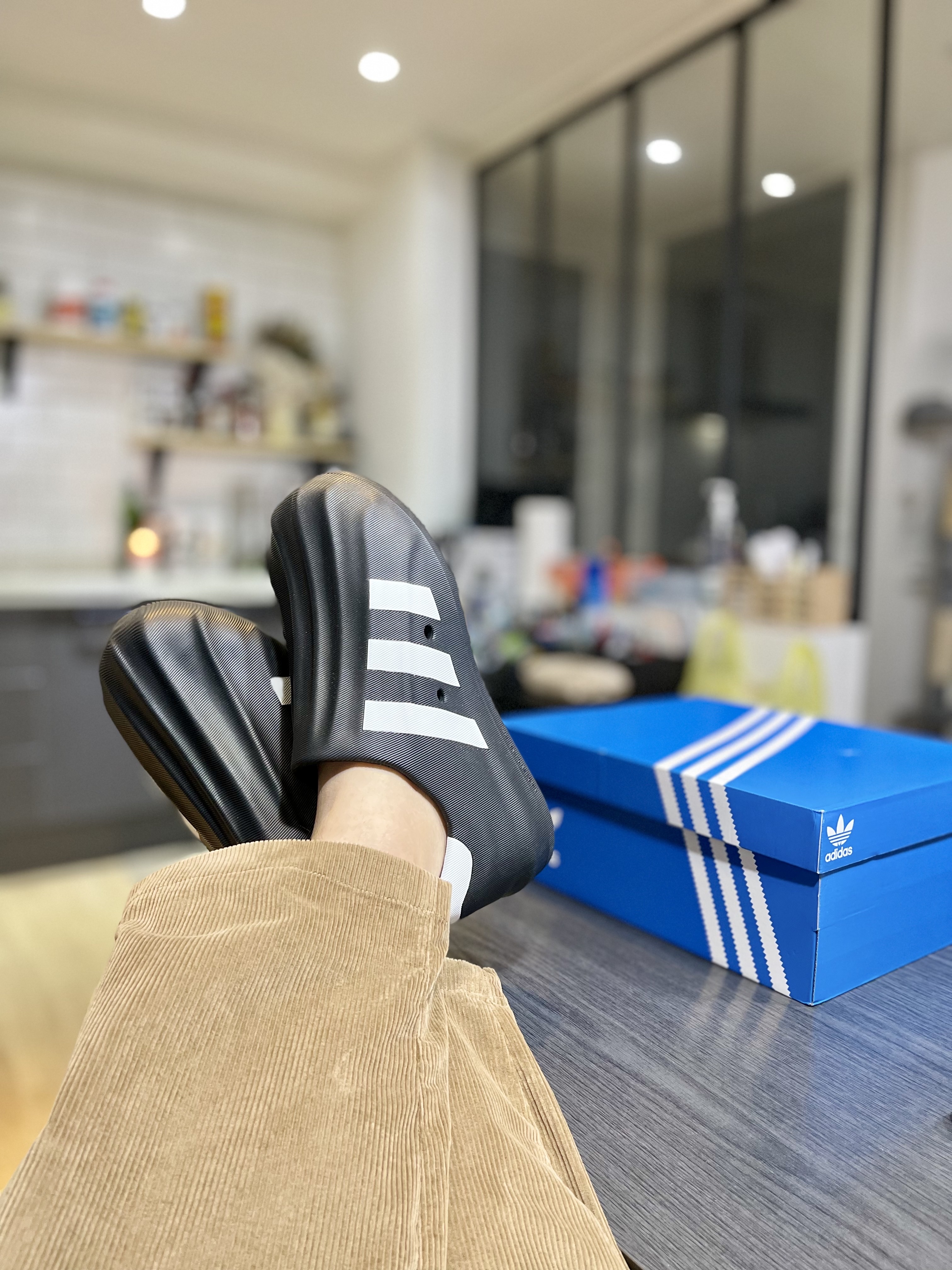 Adidas Adifom Superstar Core Black Cloud White 착용 스타일 - 1