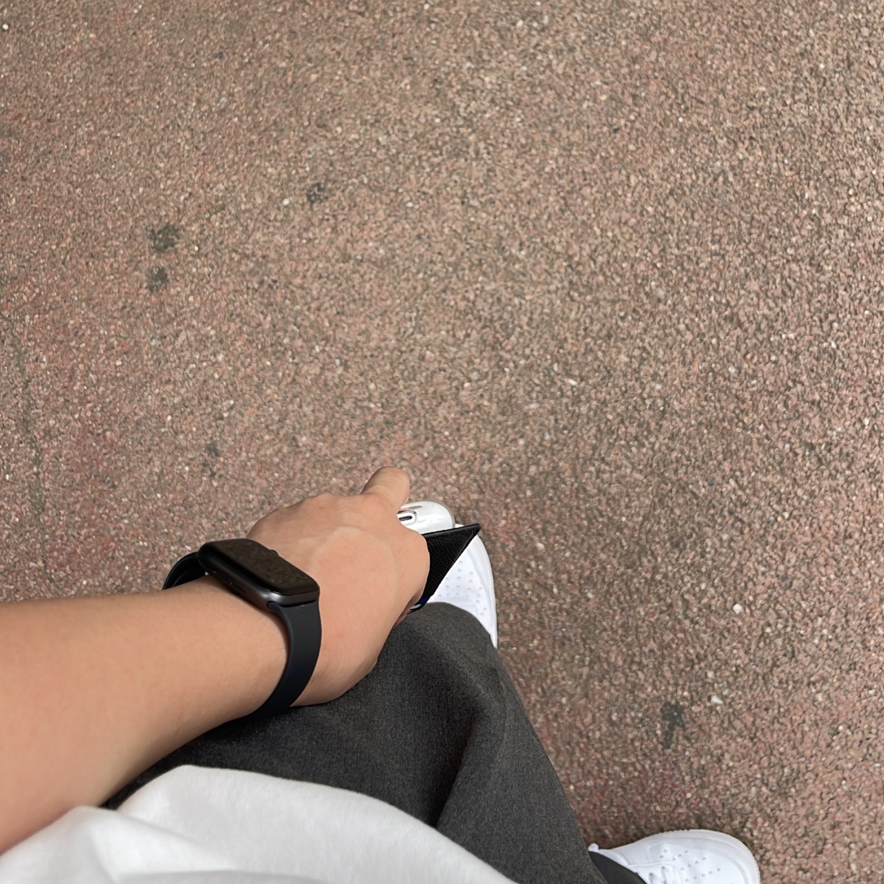 Nike Air Force 1 '07 Low White, Maison Margiela Bovine Leather Card Holder Black 착용 스타일