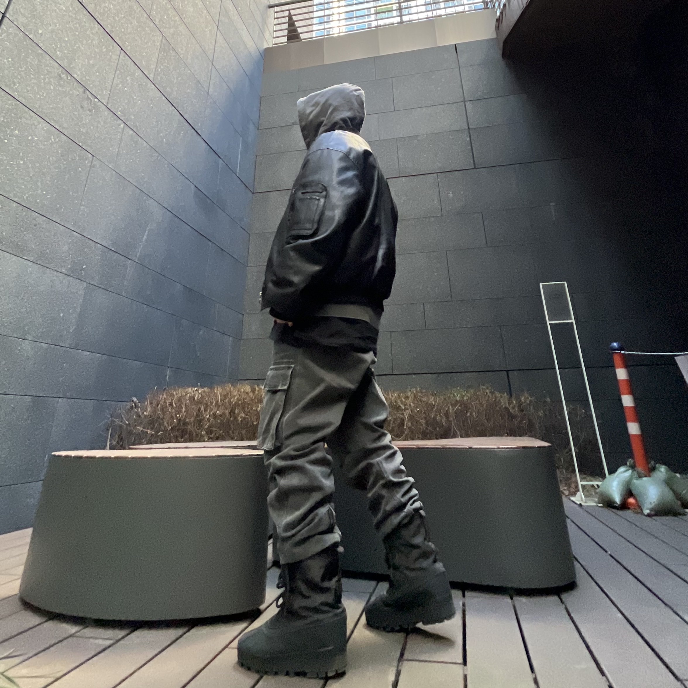Adidas Yeezy 950 Chocolate 착용 스타일 - 3