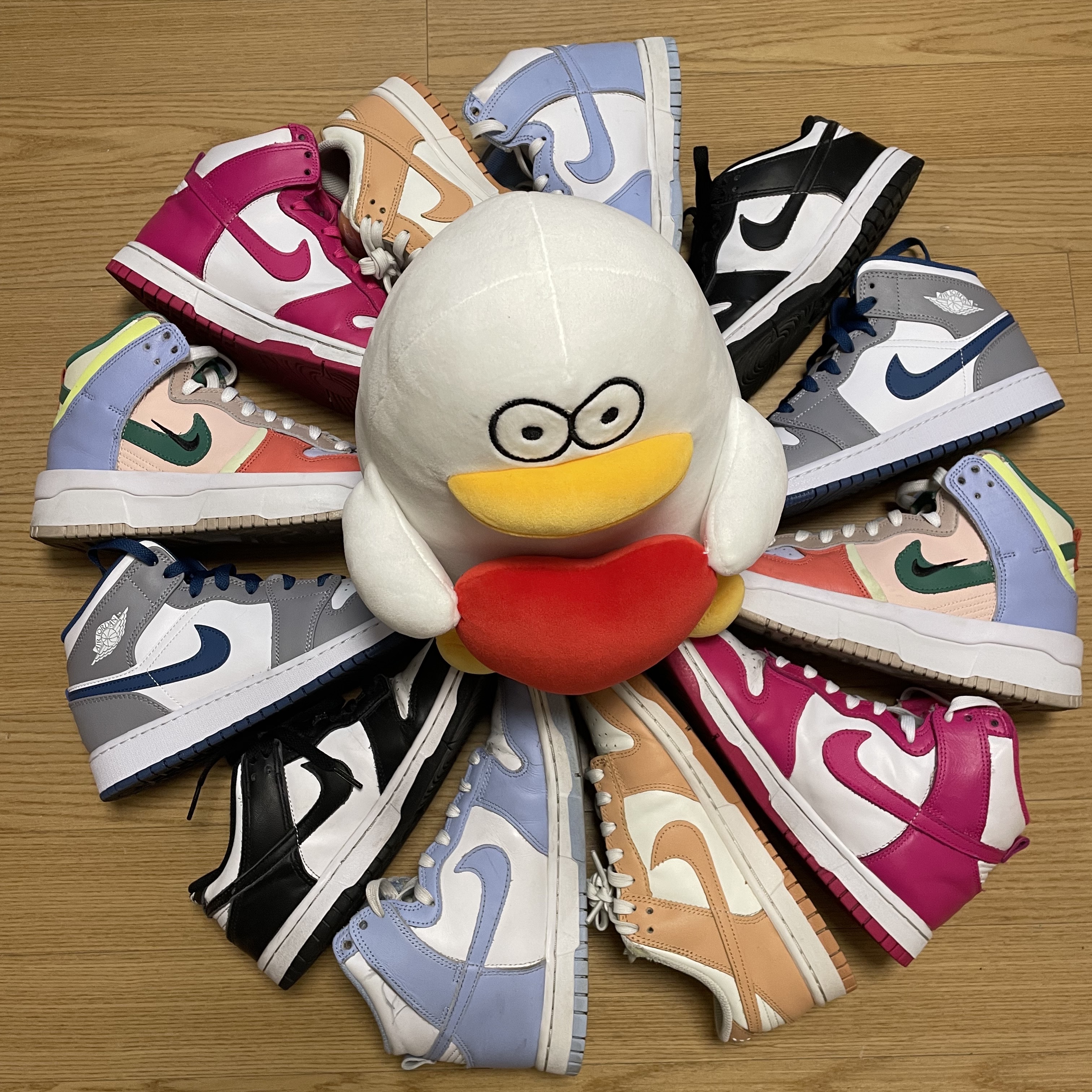 (GS) Jordan 1 Mid Cement Grey True Blue, (W) Nike Dunk Low Harvest Moon 착용 스타일 - 2