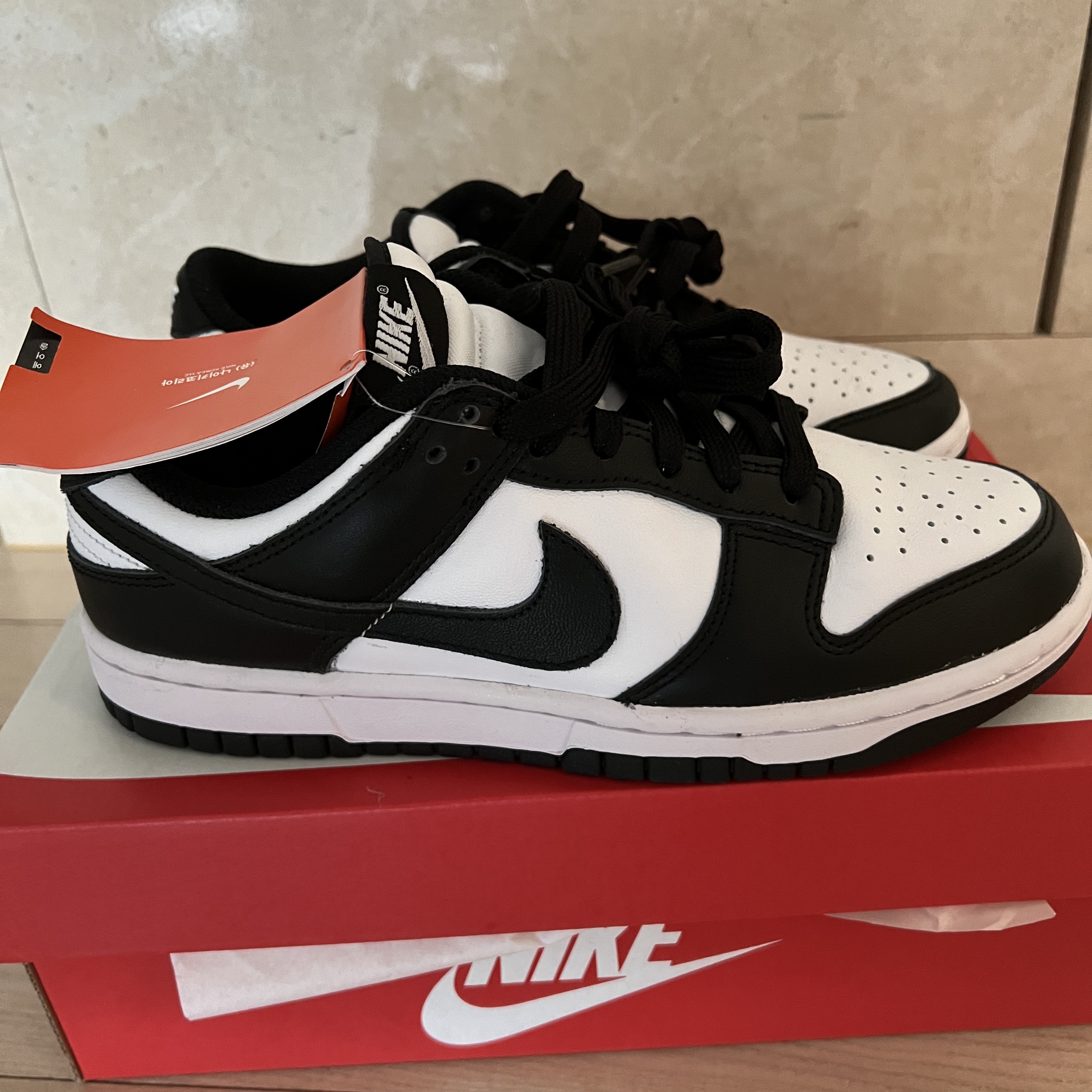 (W) Nike Dunk Low Black 착용 스타일