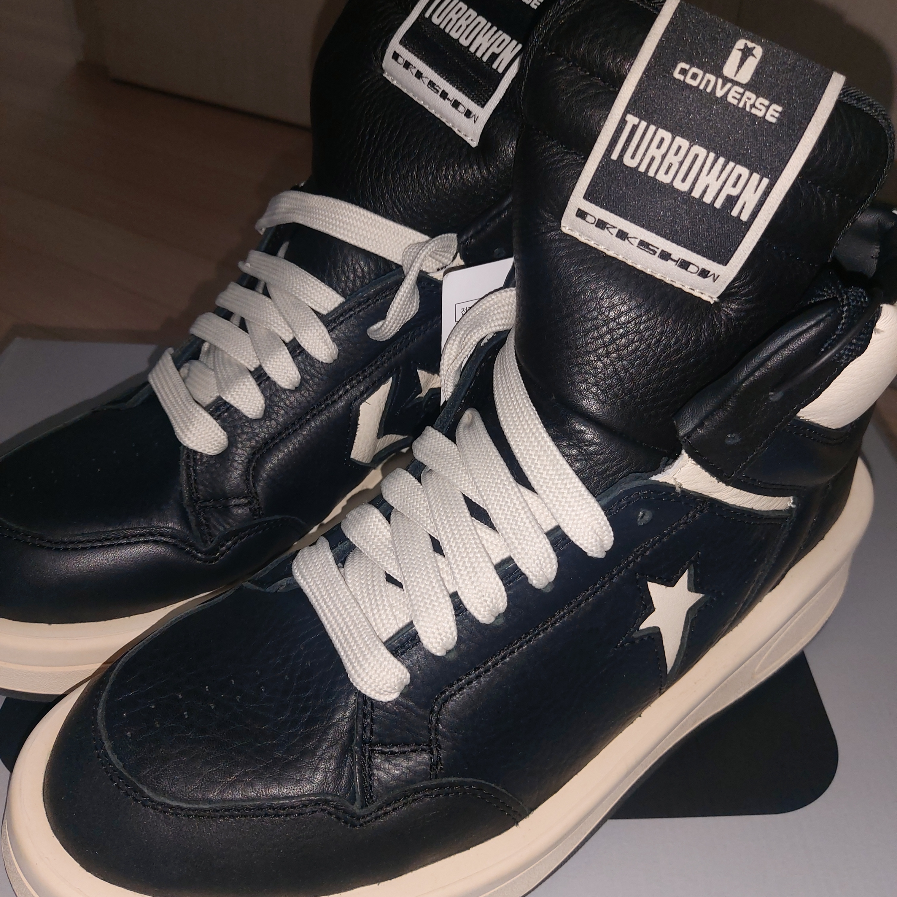 Converse x Drkshdw Turbowpn Black Cream 착용 스타일 - 5