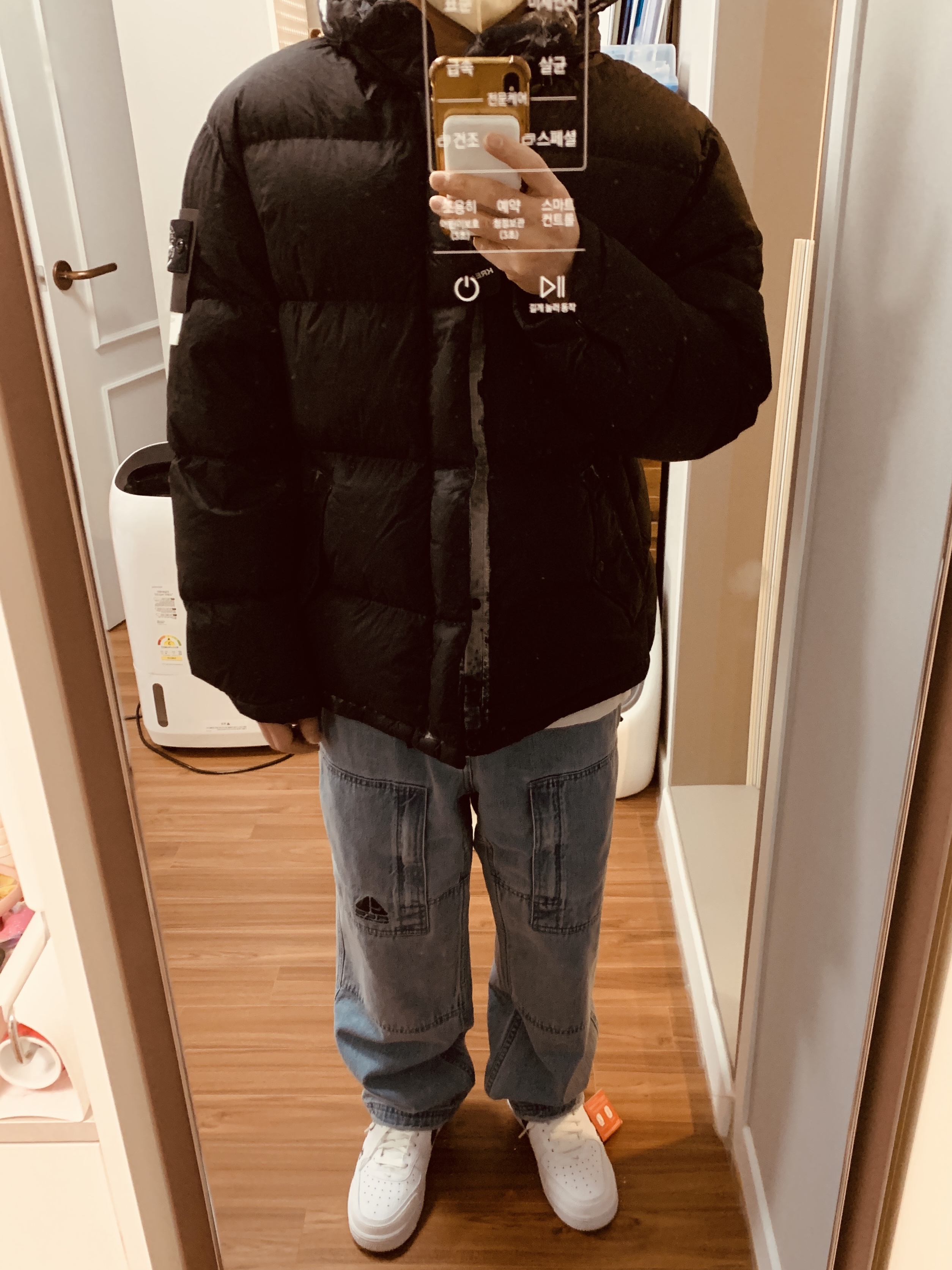 Supreme x Stone Island Painted Camo Crinkle Down Jacket Black - 20FW 착용 스타일