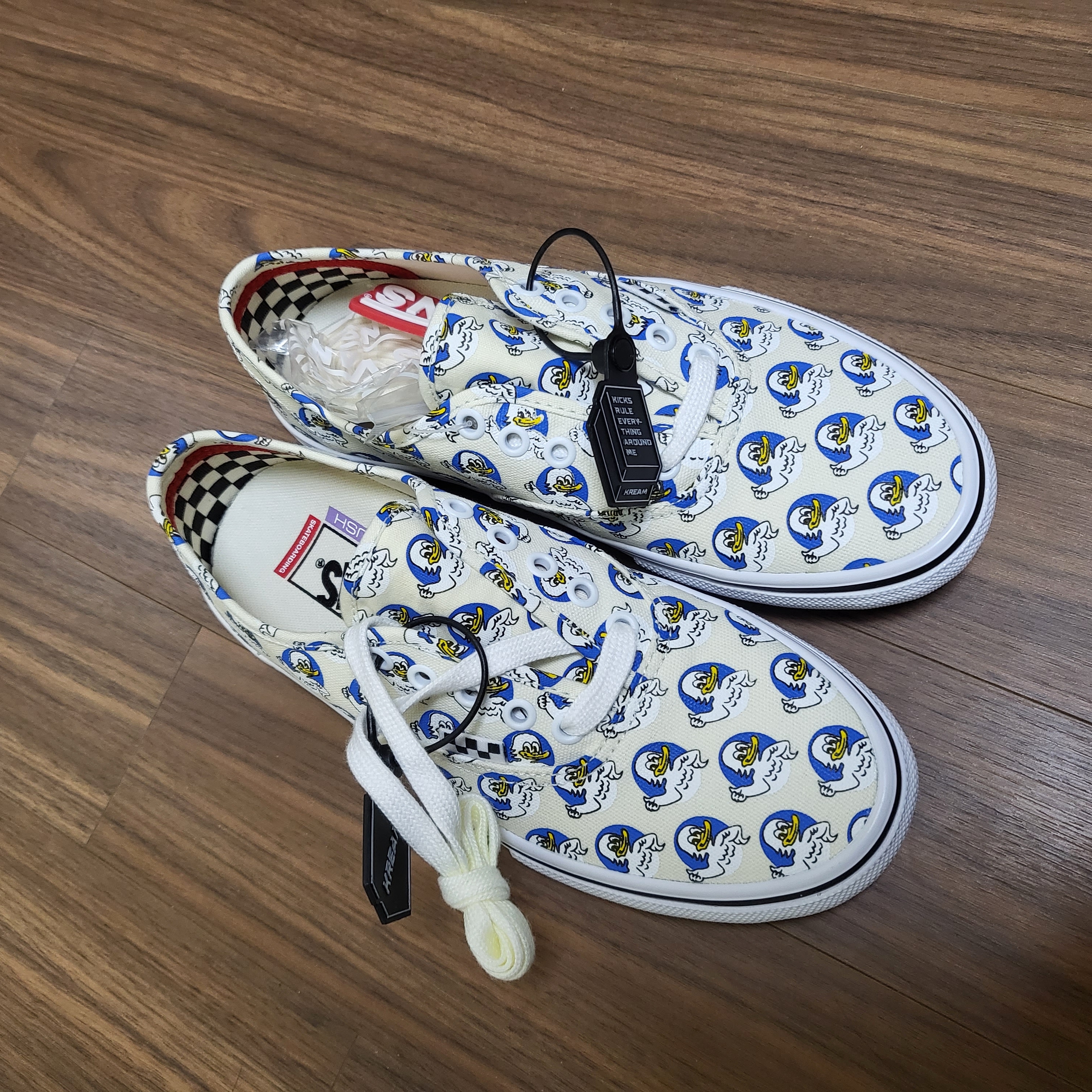 Vans x Palace Skate Authentic Jeremy The Duck Classic White 착용 스타일