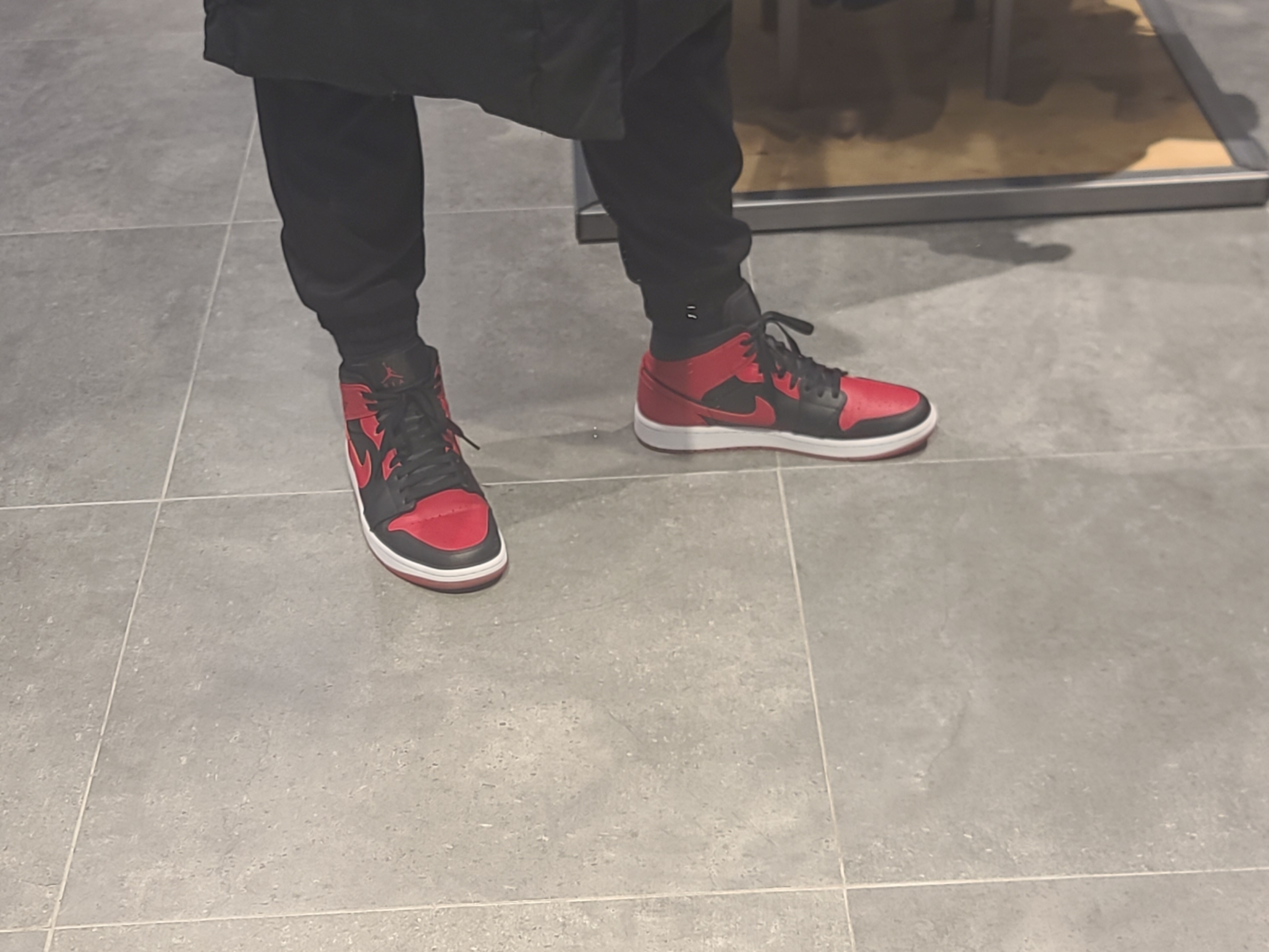 Jordan 1 Mid Bred Banned 2020 착용 스타일 - 2