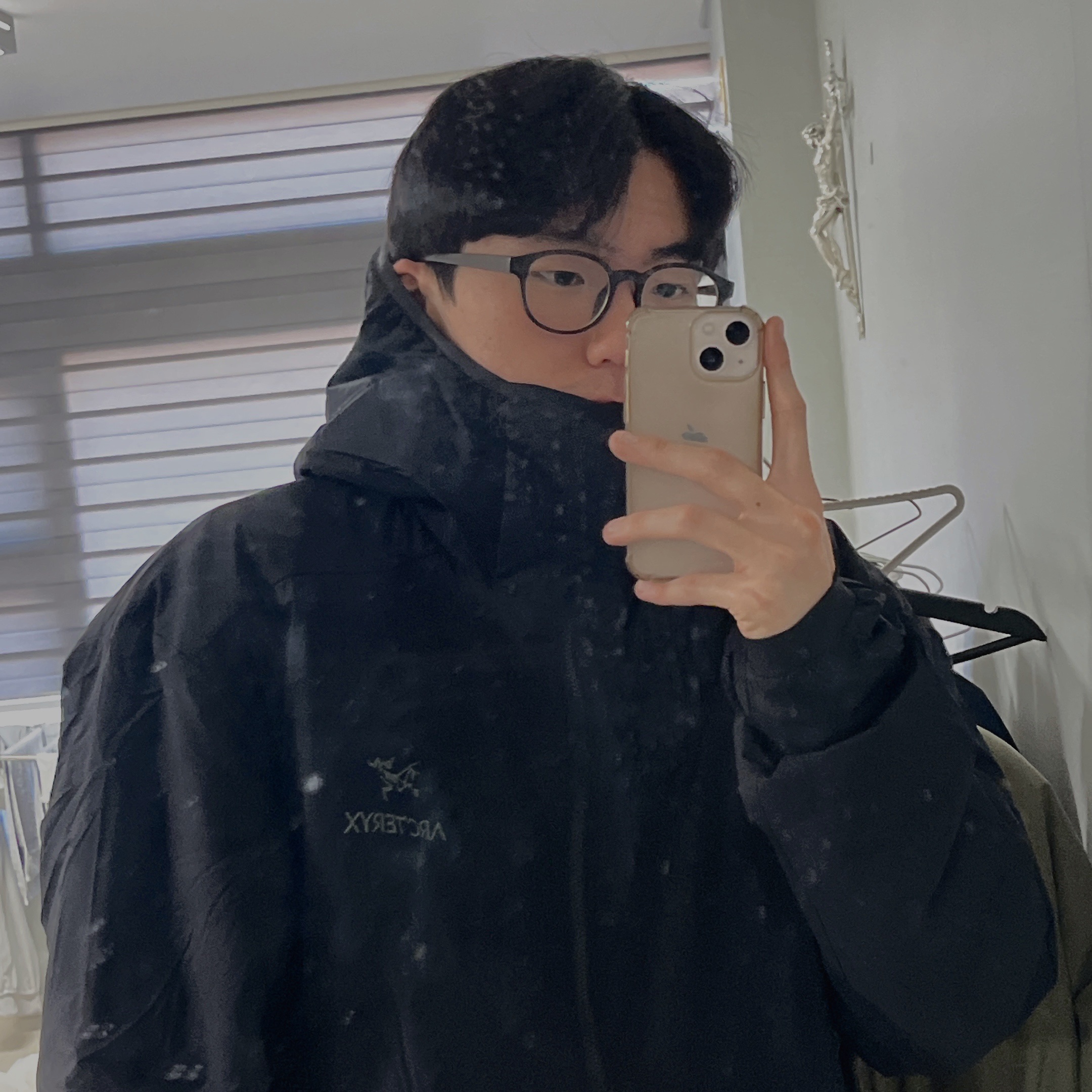 Arc'teryx Atom LT Hoody Black 착용 스타일 - 2