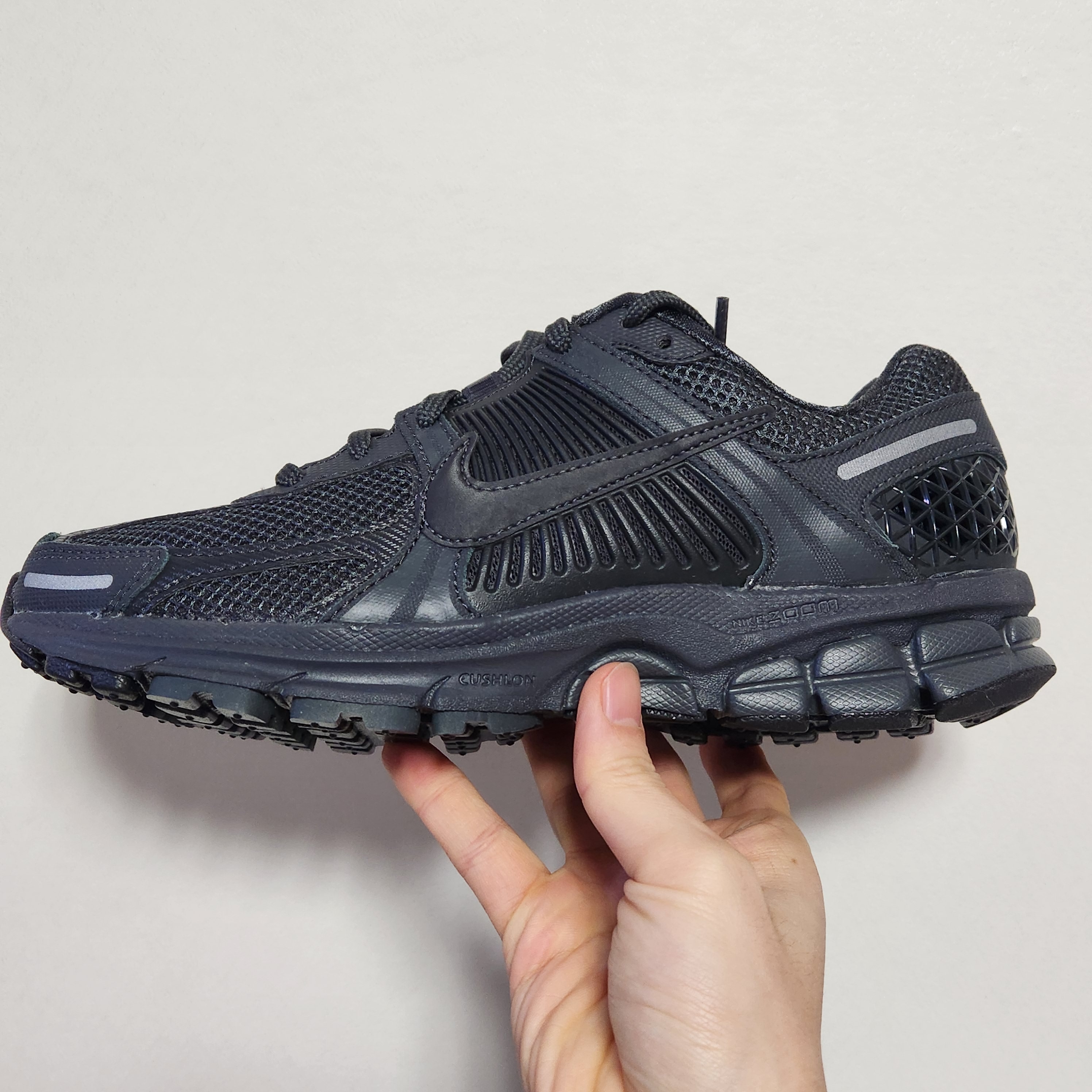 Nike Zoom Vomero 5 SP Anthracite 2023 착용 스타일 - 2