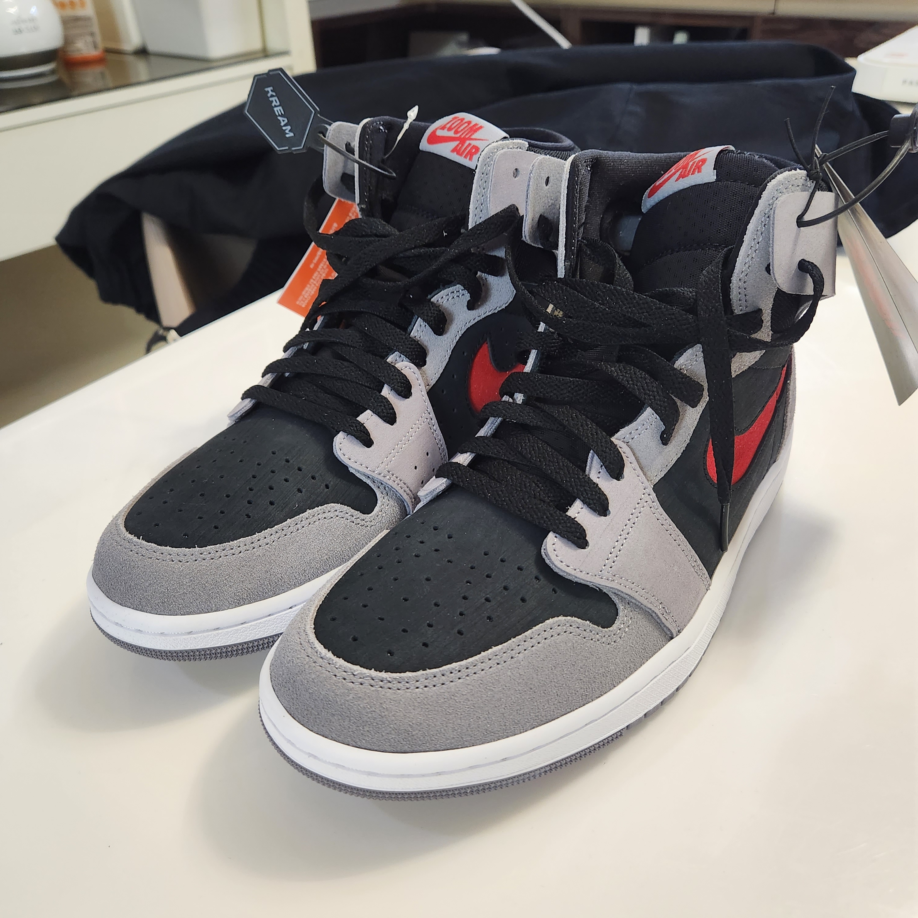 Jordan 1 Zoom Air CMFT 2 Black Fire Red 착용 스타일 - 3