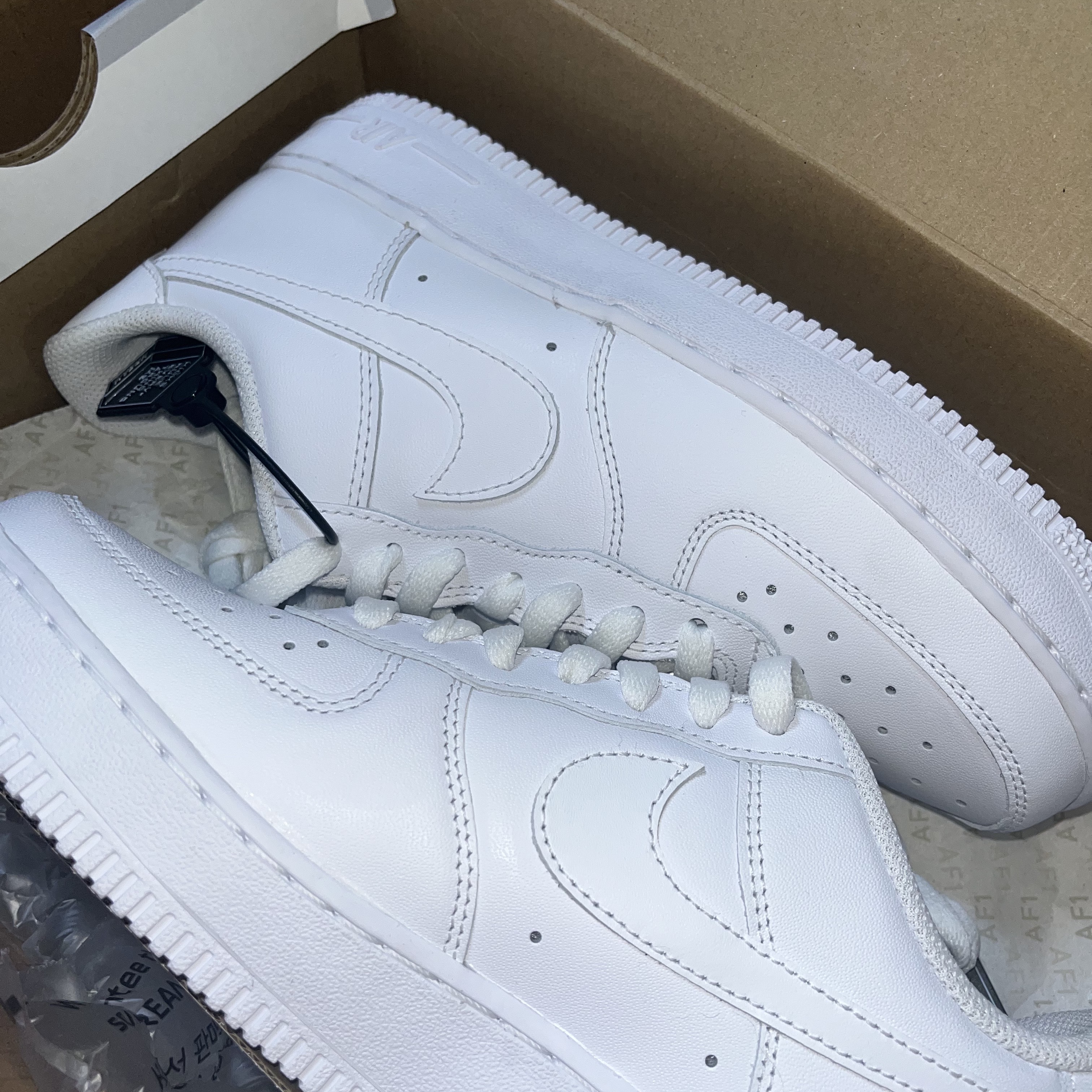 (W) Nike Air Force 1 '07 Low White 착용 스타일