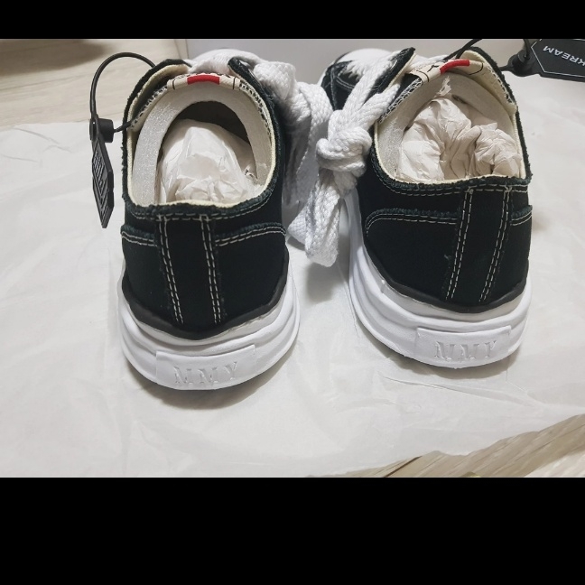 Maison Mihara Yasuhiro Peterson OG Sole Canvas Low Sneakers Black 착용 스타일