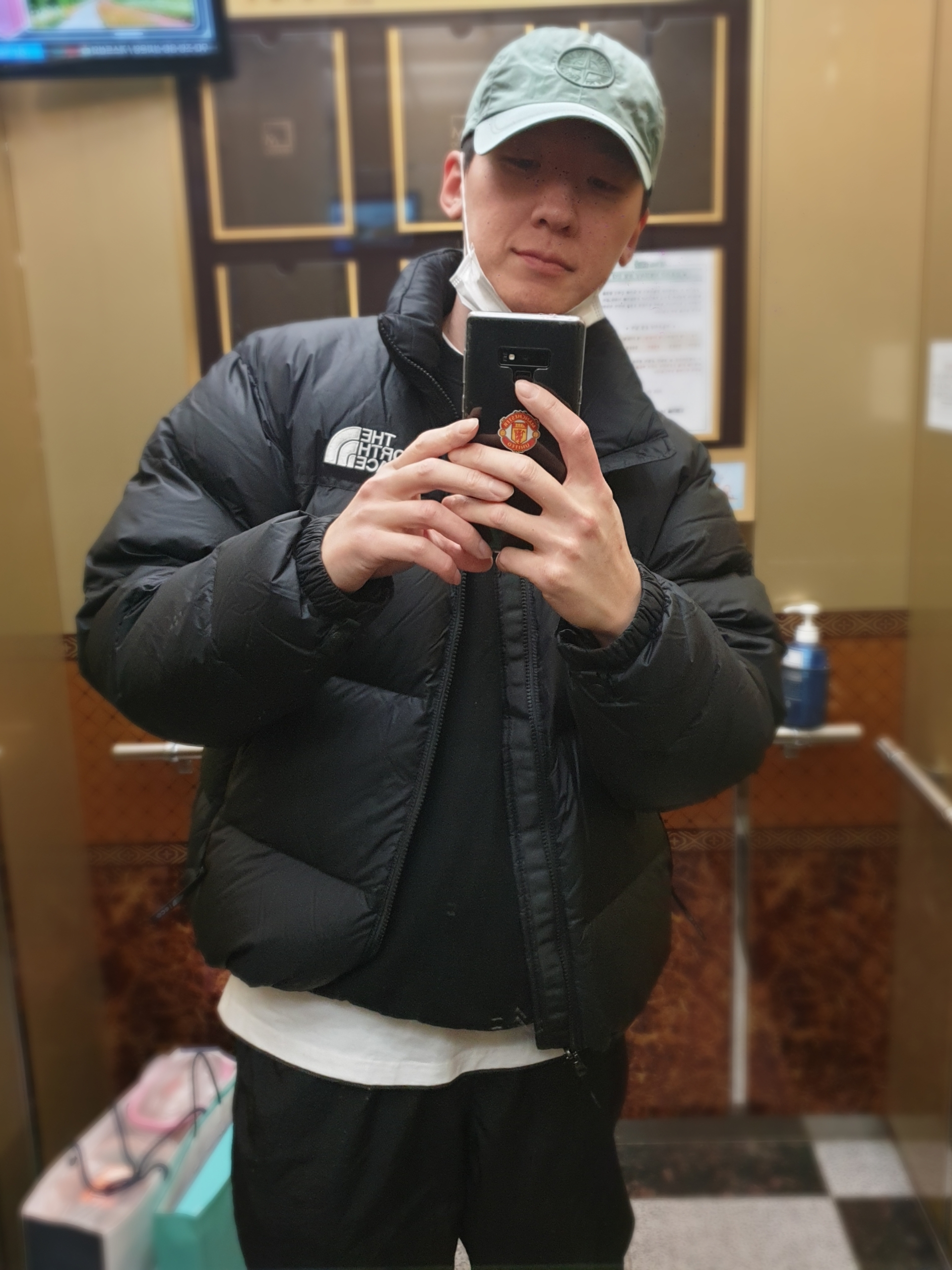 The North Face 1996 Eco Nuptse Jacket Black, Stone Island 99576 Nylon Metal 6-Panel Cap Aqua - 21SS 착용 스타일