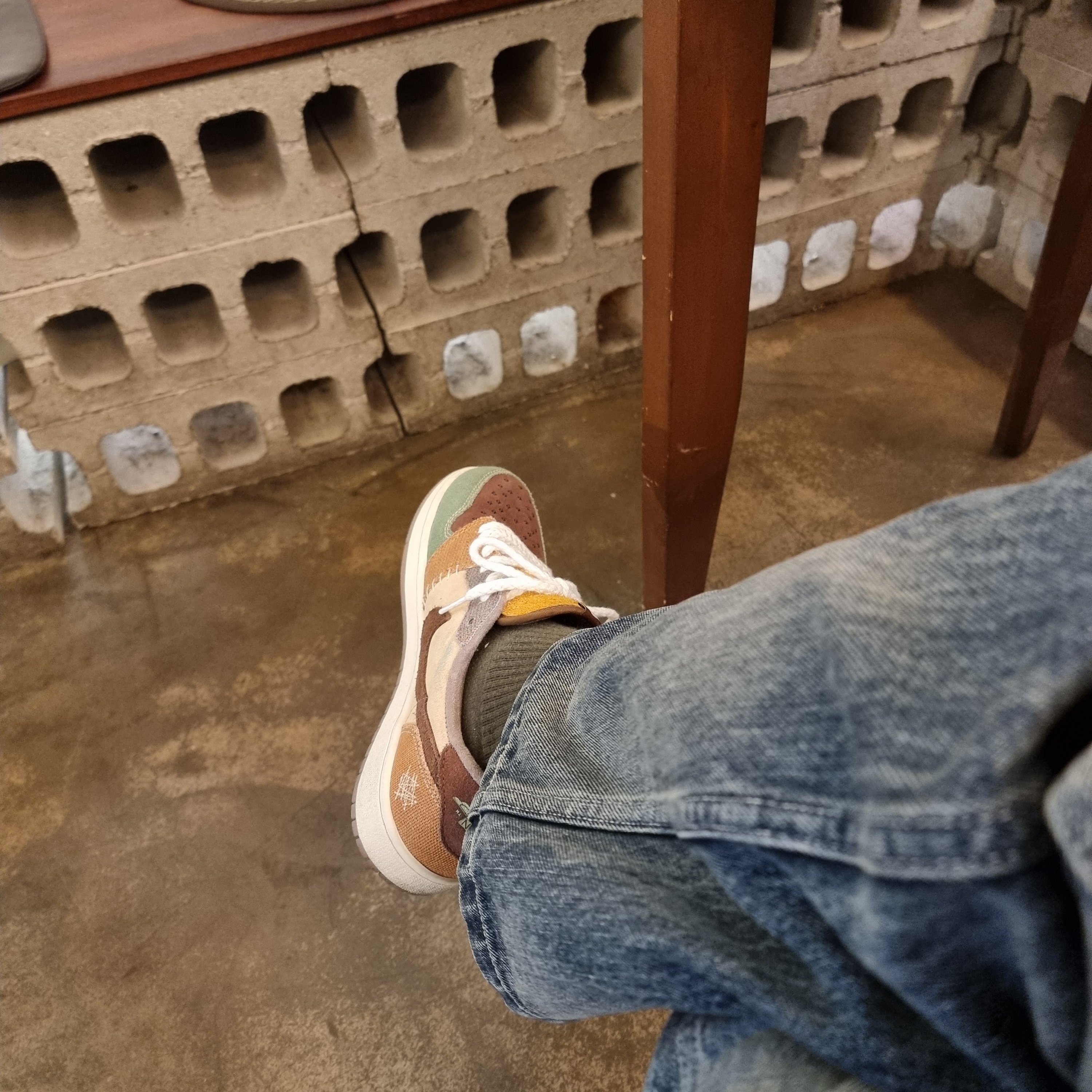 Jordan 1 x Zion Williamson Retro Low OG Flax and Oil Green 착용 스타일