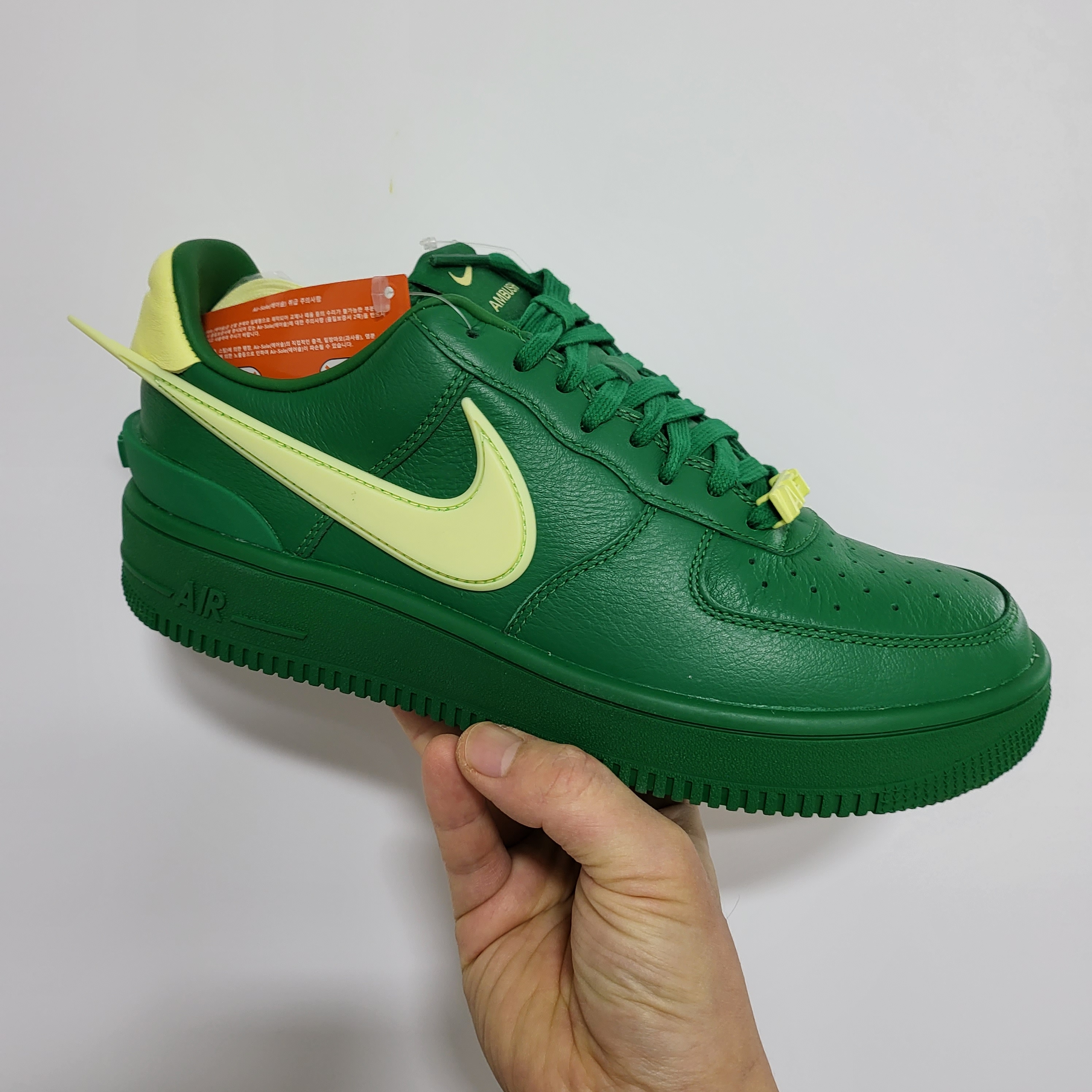 Nike x Ambush Air Force 1 Low SP Pine Green and Citron 착용 스타일