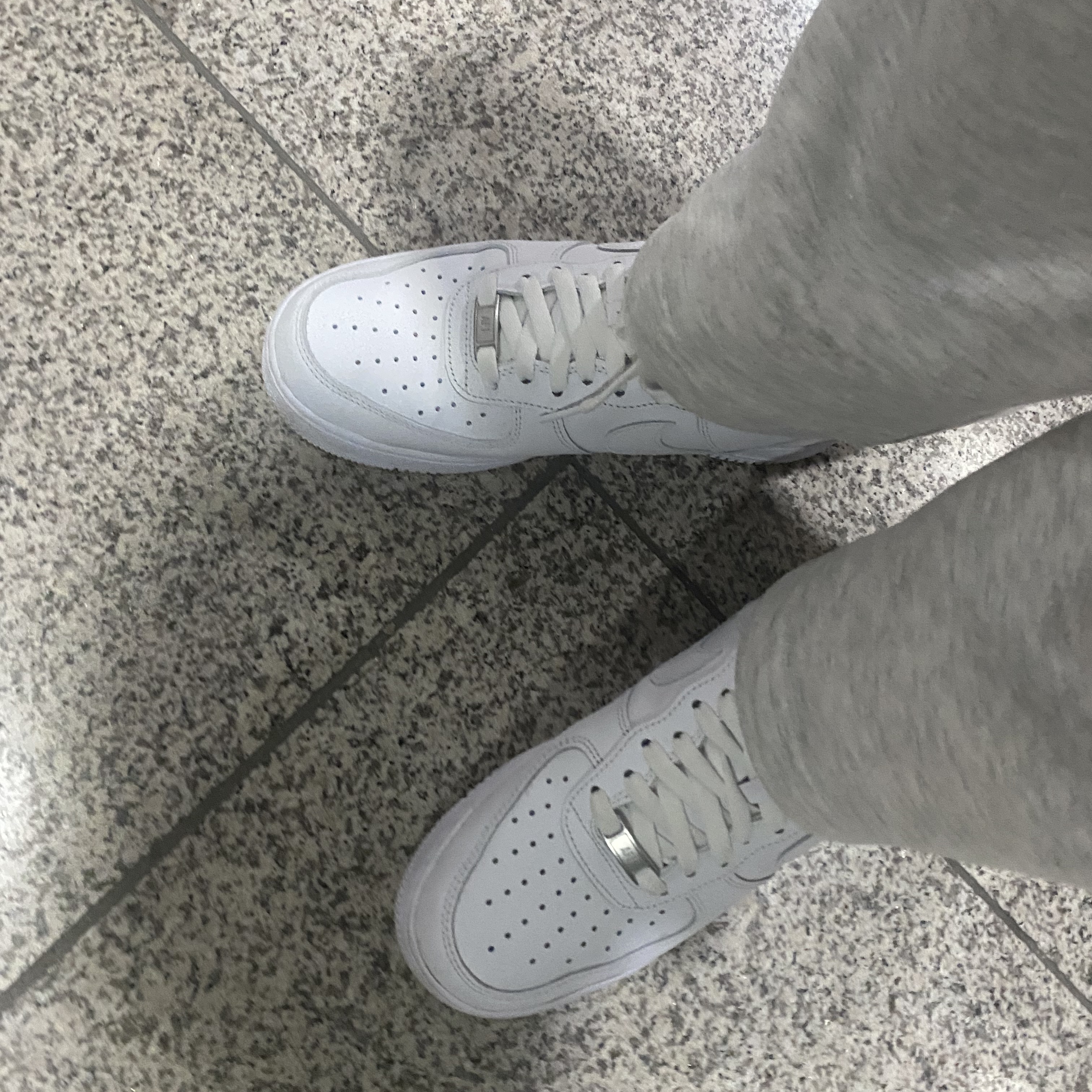 Nike Air Force 1 '07 Low White 착용 스타일