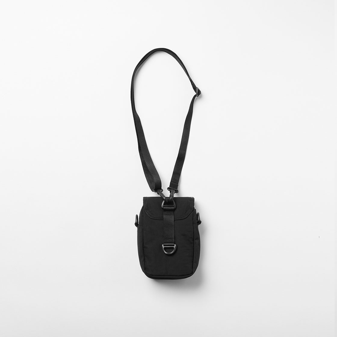 파운드 포켓 셔터 크로스 백 블랙(Found Pocket Shutter Cross Bag Black) - 2
